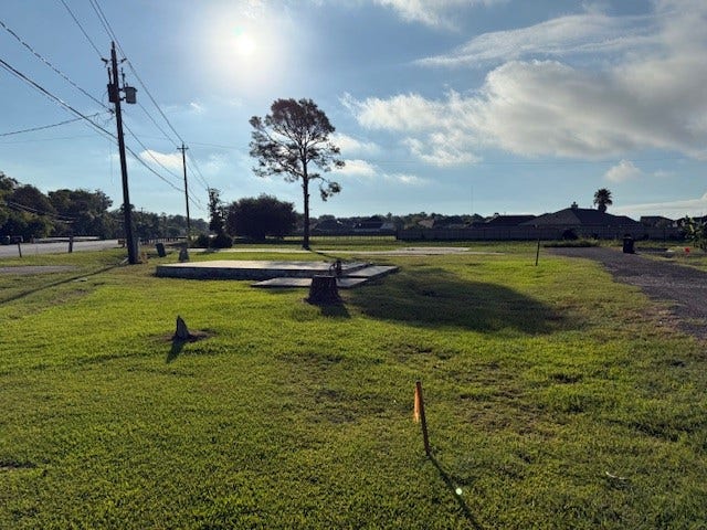 4828 W Bayshore Drive, Bacliff, TX 77518 4828 W Bayshore Drive, Bacliff, TX 77518