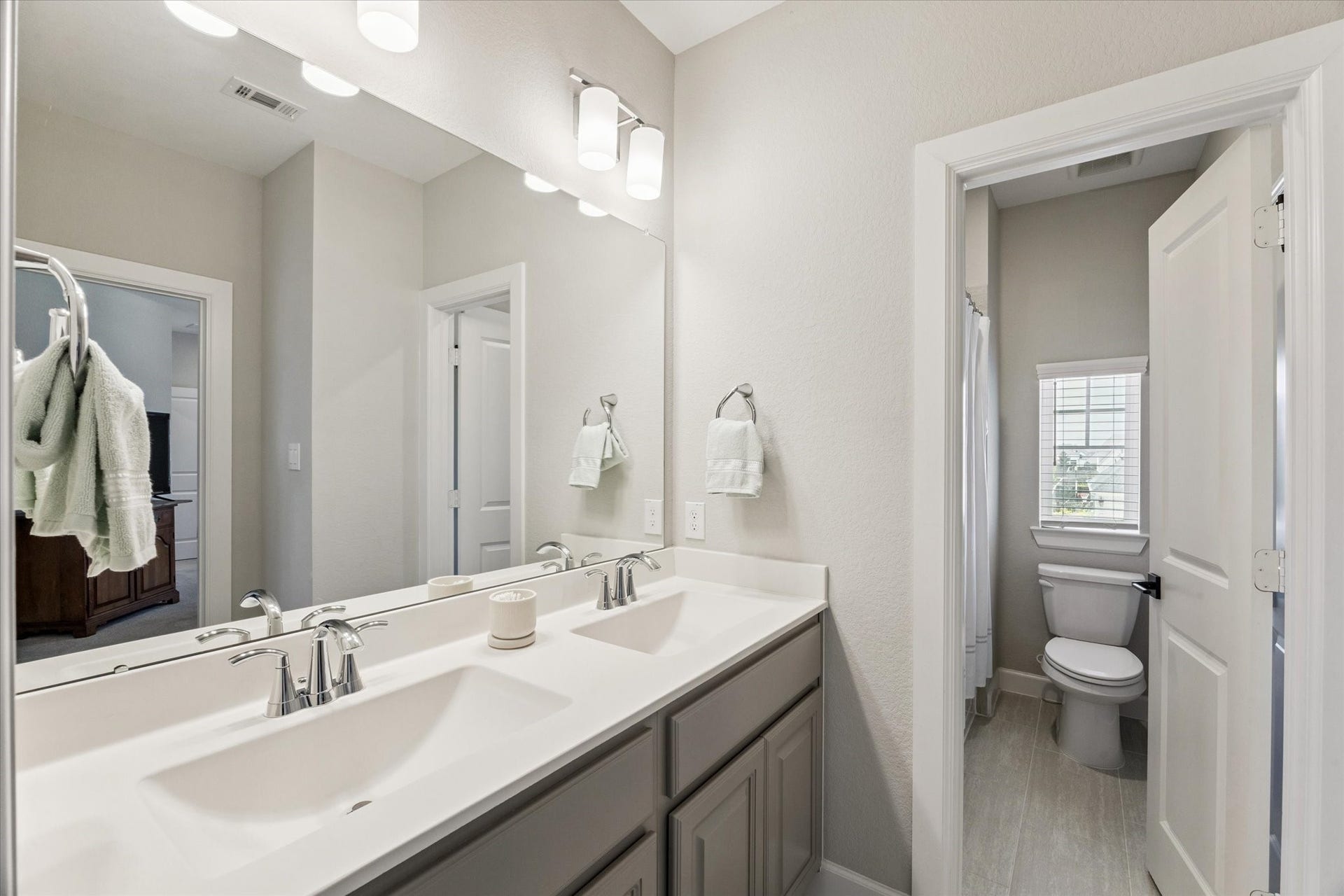 2547 Sandy Lake Drive, Friendswood, TX 77546 2547 Sandy Lake Drive, Friendswood, TX 77546