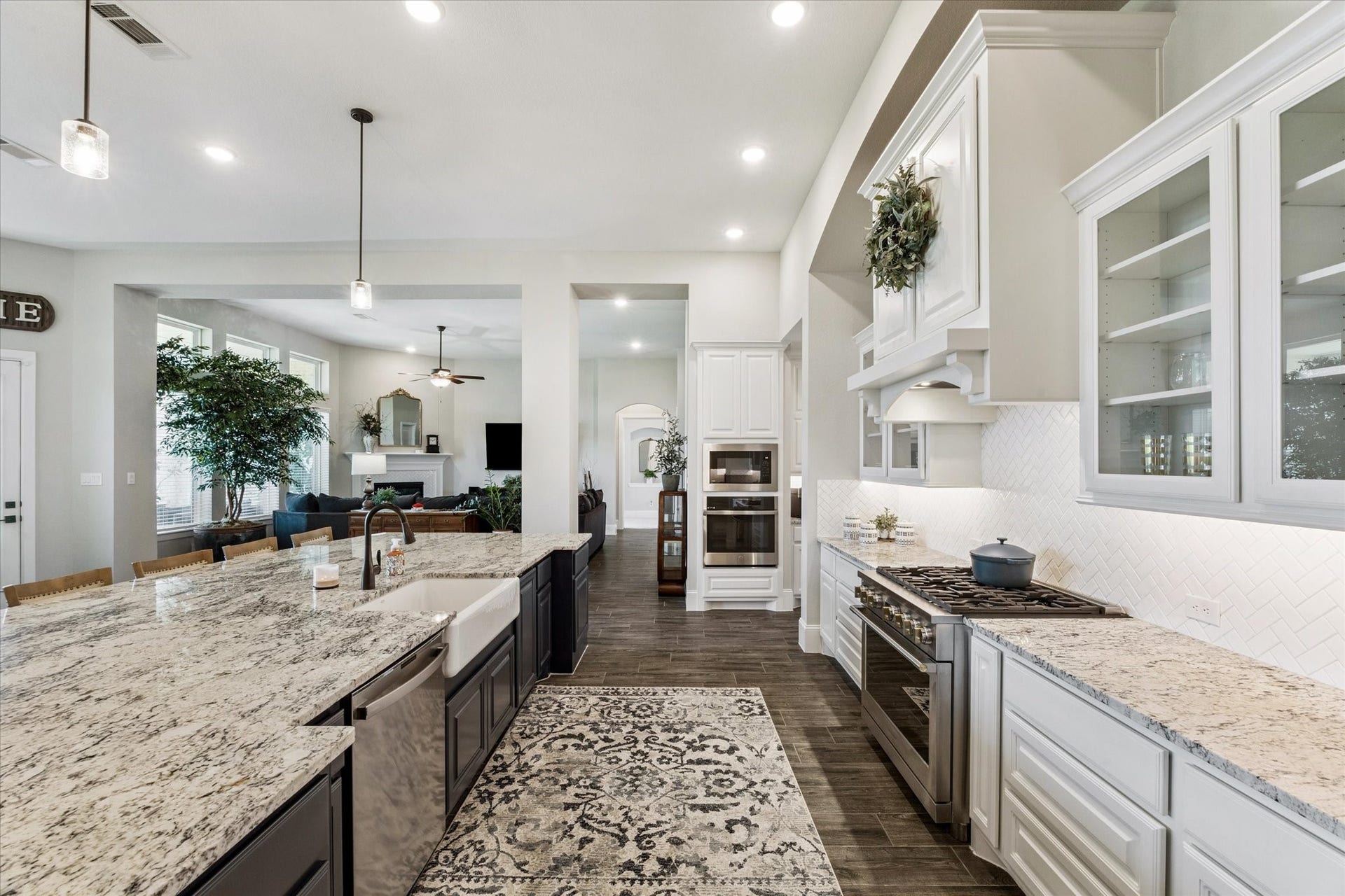 2547 Sandy Lake Drive, Friendswood, TX 77546 2547 Sandy Lake Drive, Friendswood, TX 77546