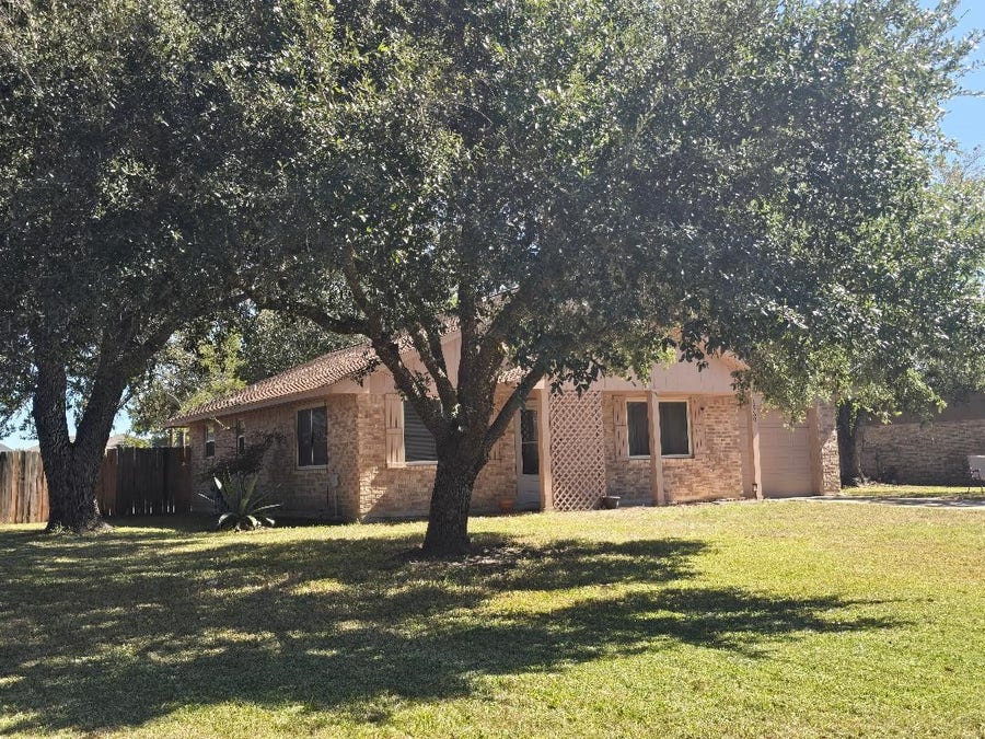 Property photo for 1930 5th Street, Hempstead, TX