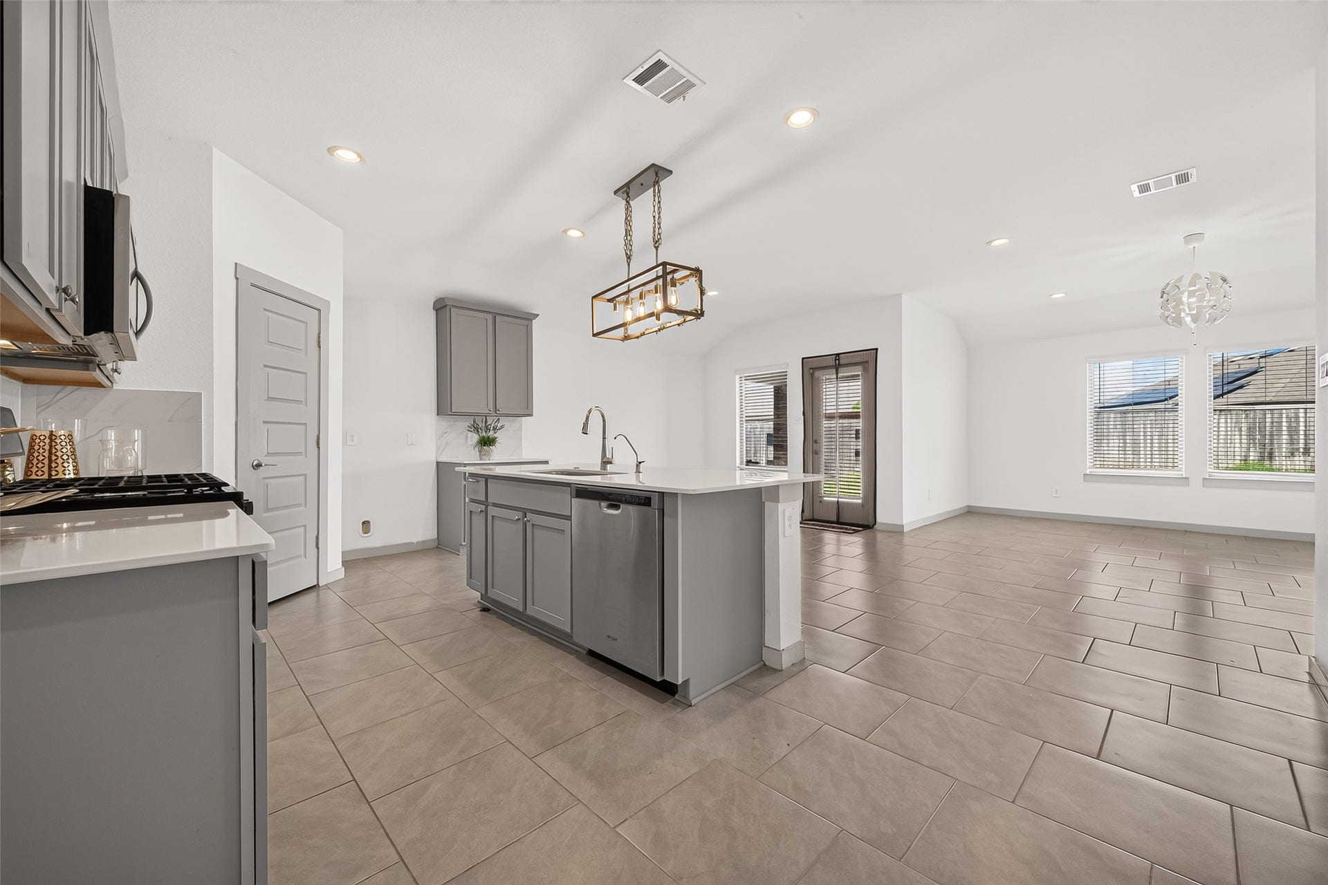 3943 Canyon Shore Lane, Missouri City, TX 77459 3943 Canyon Shore Lane, Missouri City, TX 77459