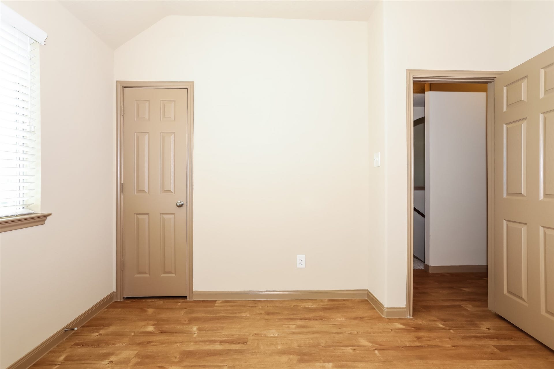 19035 Moynihan Drive, Katy, TX 77449 Photos may be representative of the floor plan and not the exact home. Finishes, layout, and features of the actual property for lease may vary.