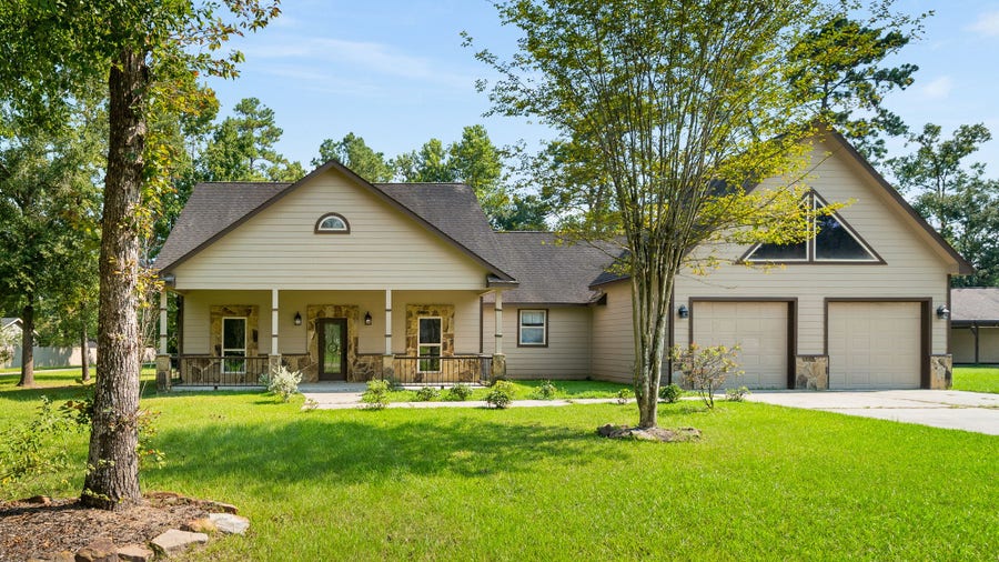 Property photo for 14742 Cypress Drive, Conroe, TX