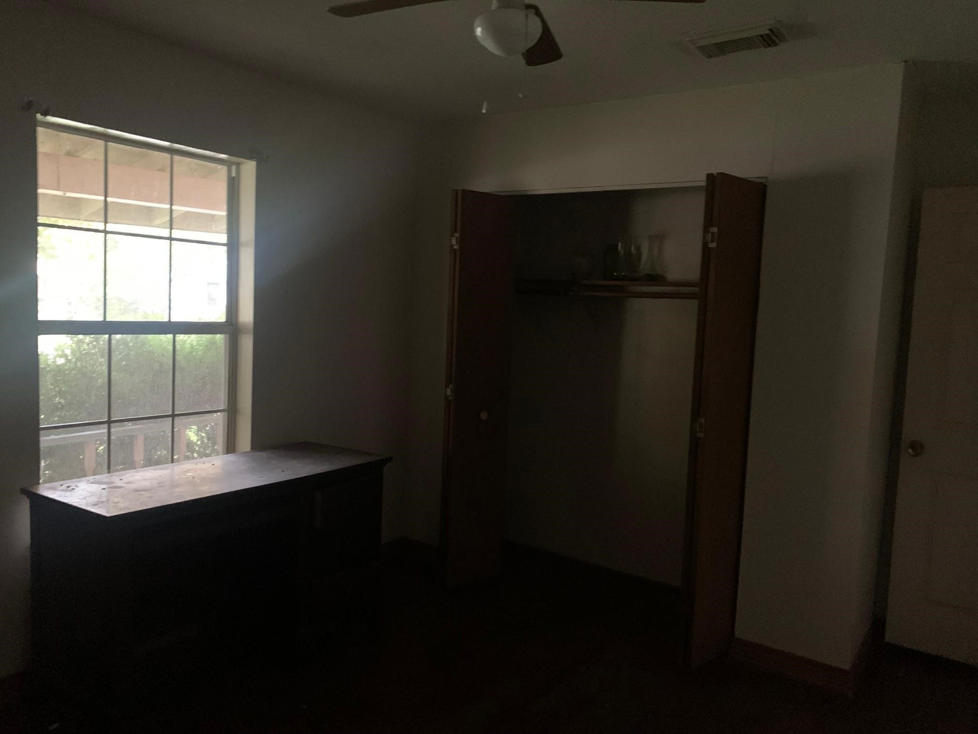 215 Jasmine Street, Lake Jackson, TX 77566