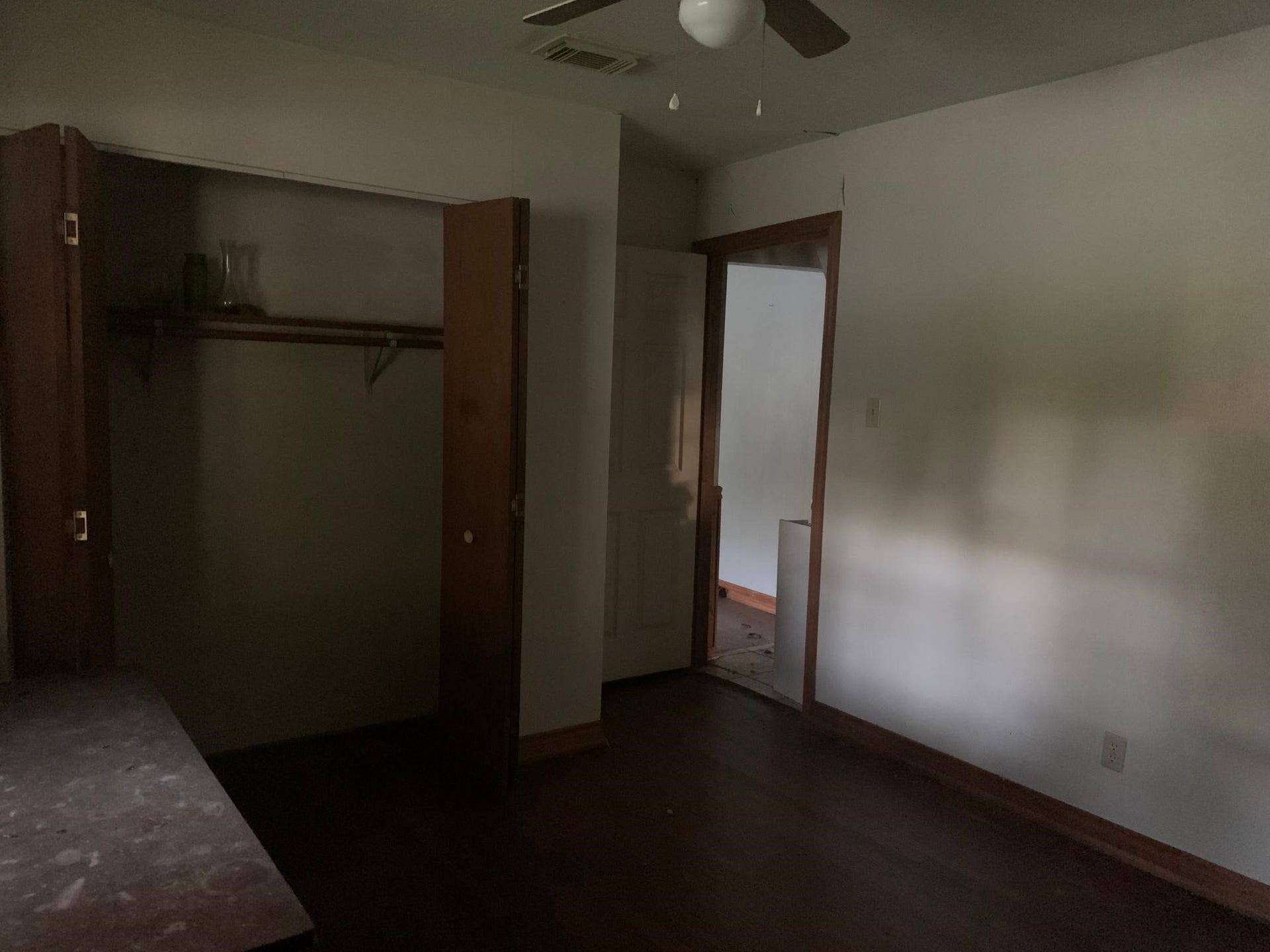 215 Jasmine Street, Lake Jackson, TX 77566