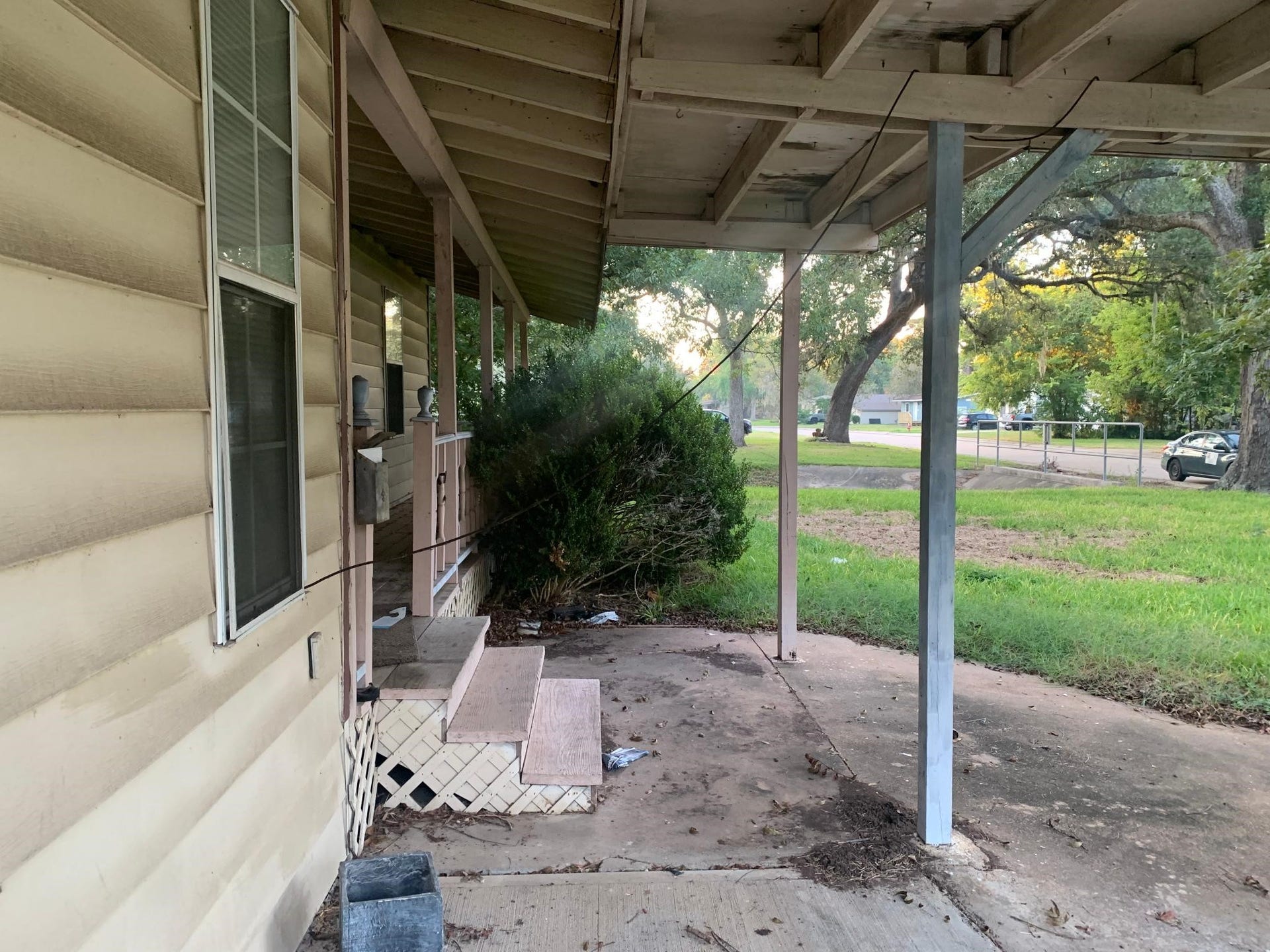 215 Jasmine Street, Lake Jackson, TX 77566