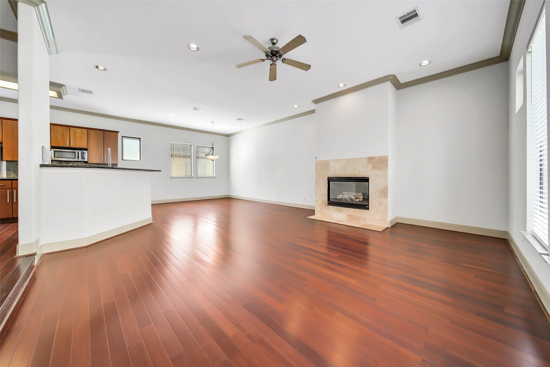 5221 Eigel Street, Houston, TX 77007