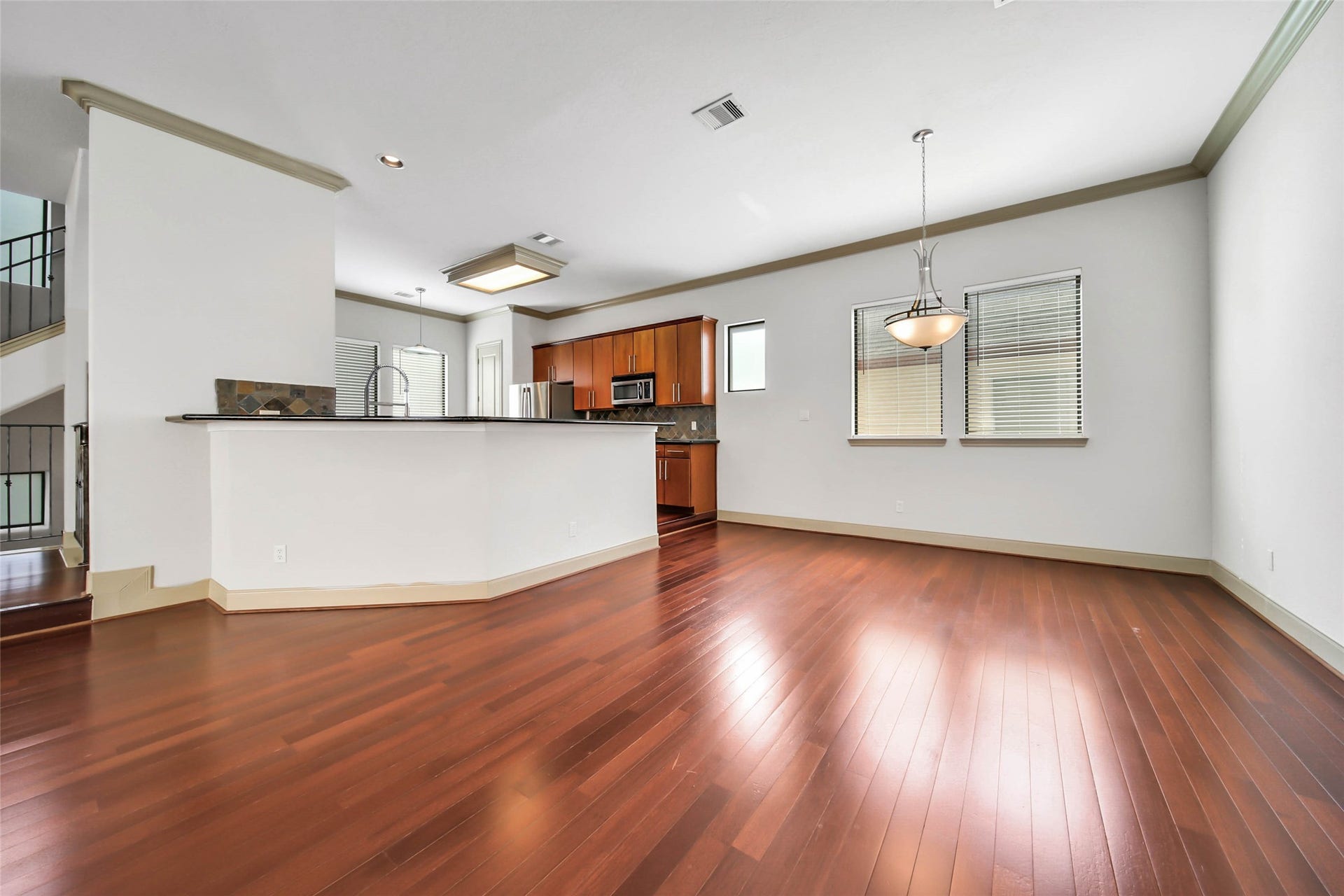 5221 Eigel Street, Houston, TX 77007