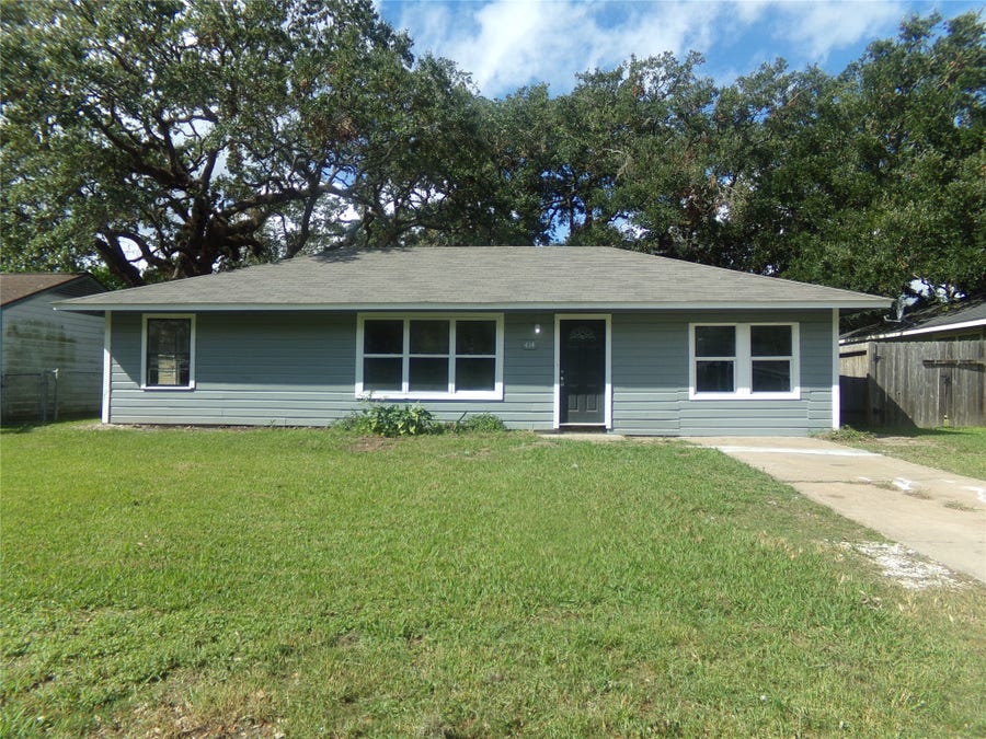Property photo for 414 Gardenia Street, Lake Jackson, TX