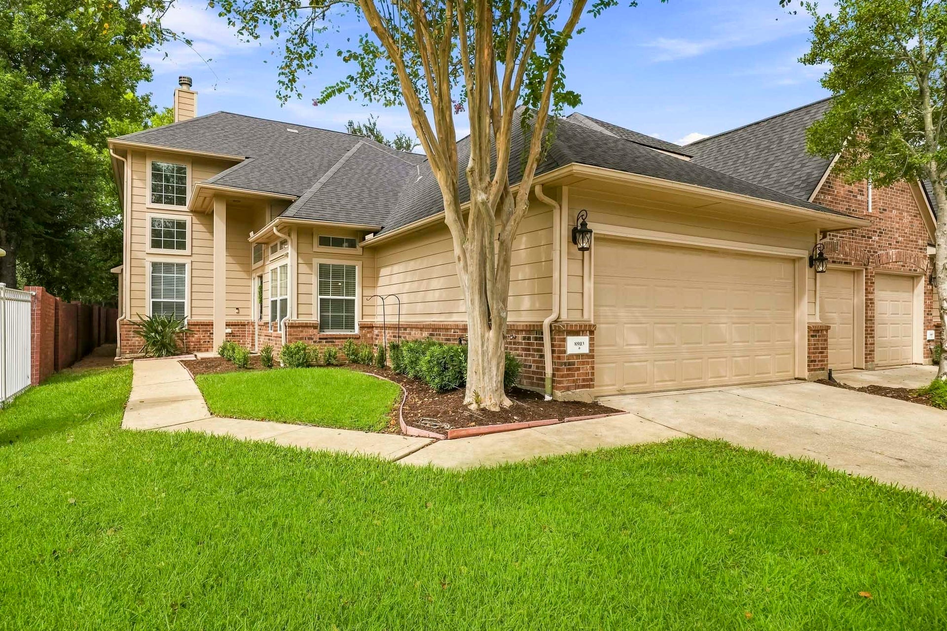 Ideally situated on a quiet, corner lot in the sought-after Vistas of Greatwood, this home enjoys an established community setting defined by mature trees, manicured streets, winding sidewalks, no neighbors behind and abundant green space. Greatwoods resort-style amenities enhance the neighborhood lifestyle, while highly regarded schools, shopping, dining and convenient access to Hwy 59 and The Grand Parkway place Sugar Land and Houston destinations within easy reach.