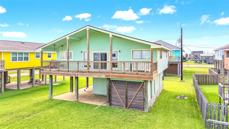 Property photo for 1651 Sandpebble Place, Surfside Beach, TX