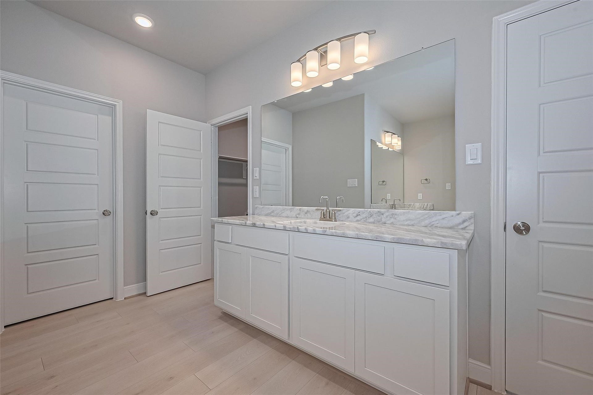 8925 Grovner Place, Houston, TX 77055 8925 Grovner Place, Houston, TX 77055