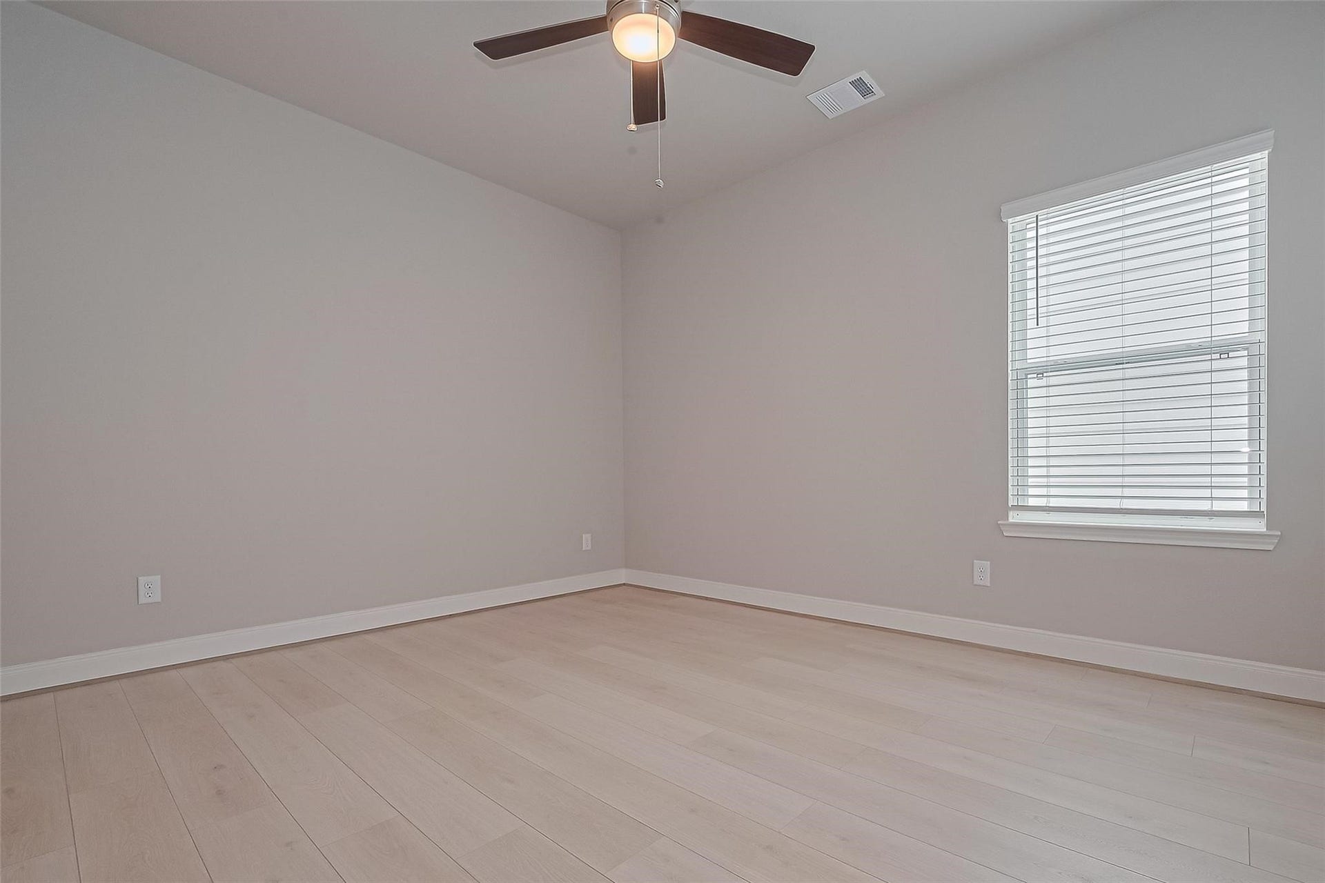 8925 Grovner Place, Houston, TX 77055 8925 Grovner Place, Houston, TX 77055