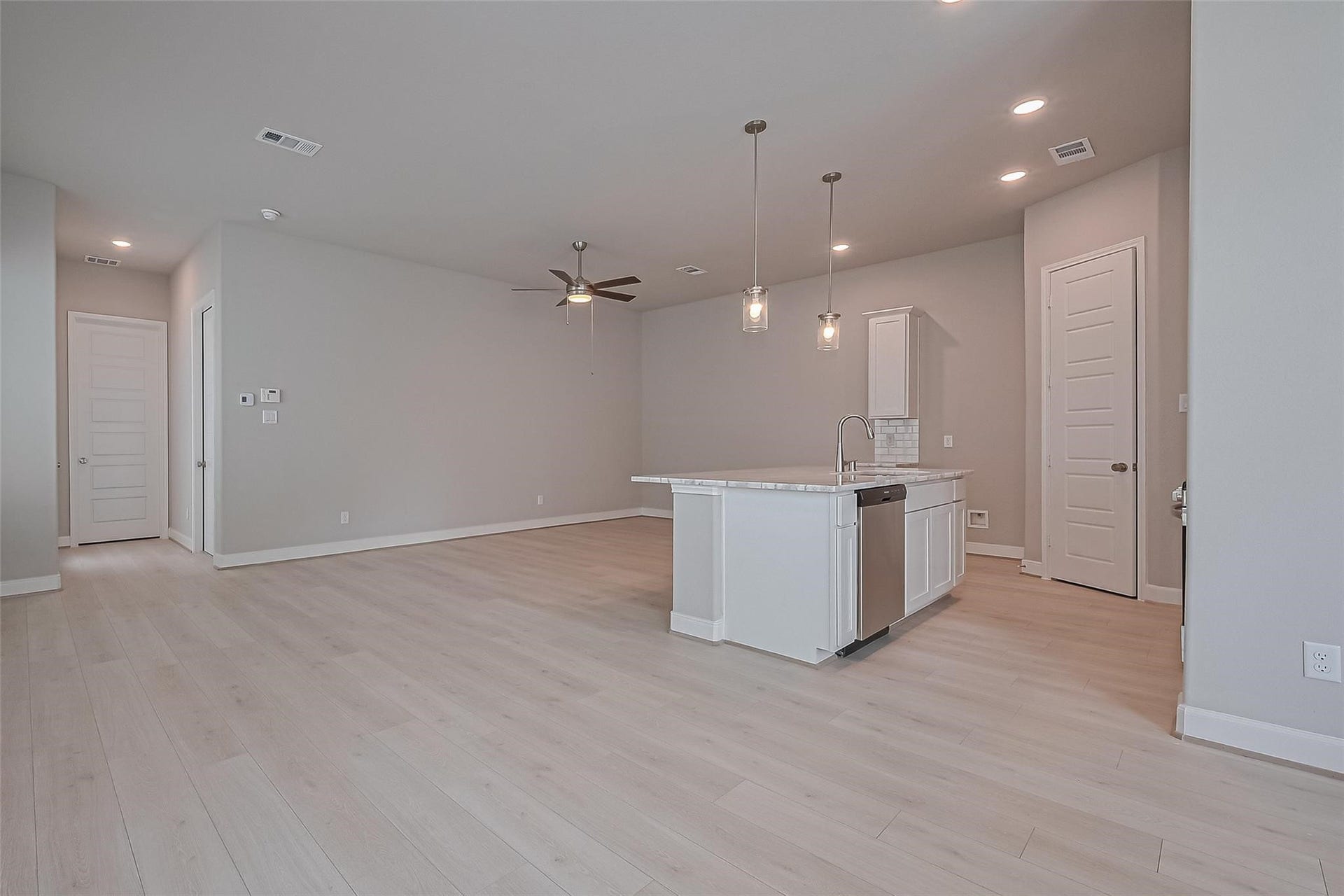 8925 Grovner Place, Houston, TX 77055 8925 Grovner Place, Houston, TX 77055