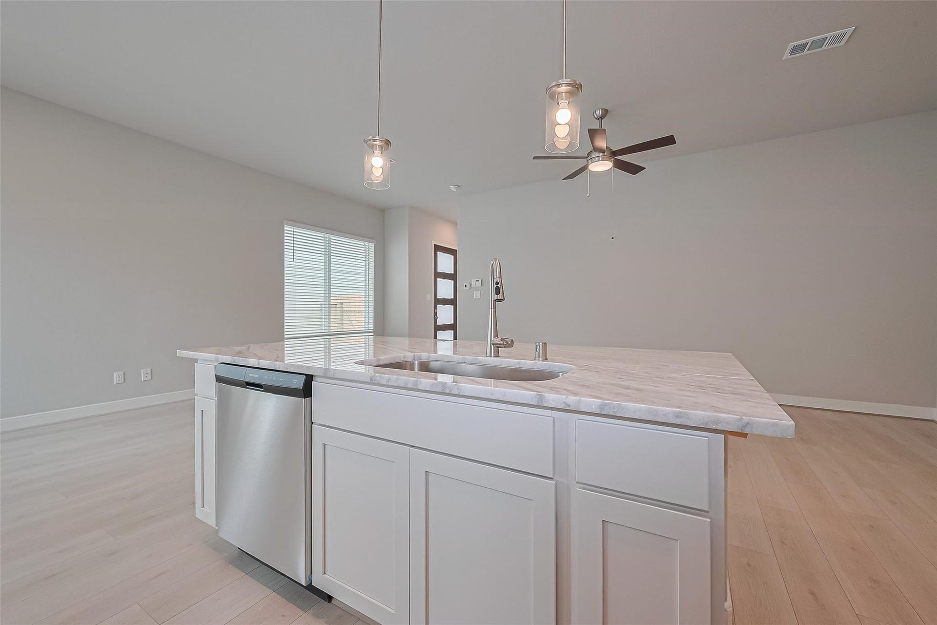 8925 Grovner Place, Houston, TX 77055 8925 Grovner Place, Houston, TX 77055