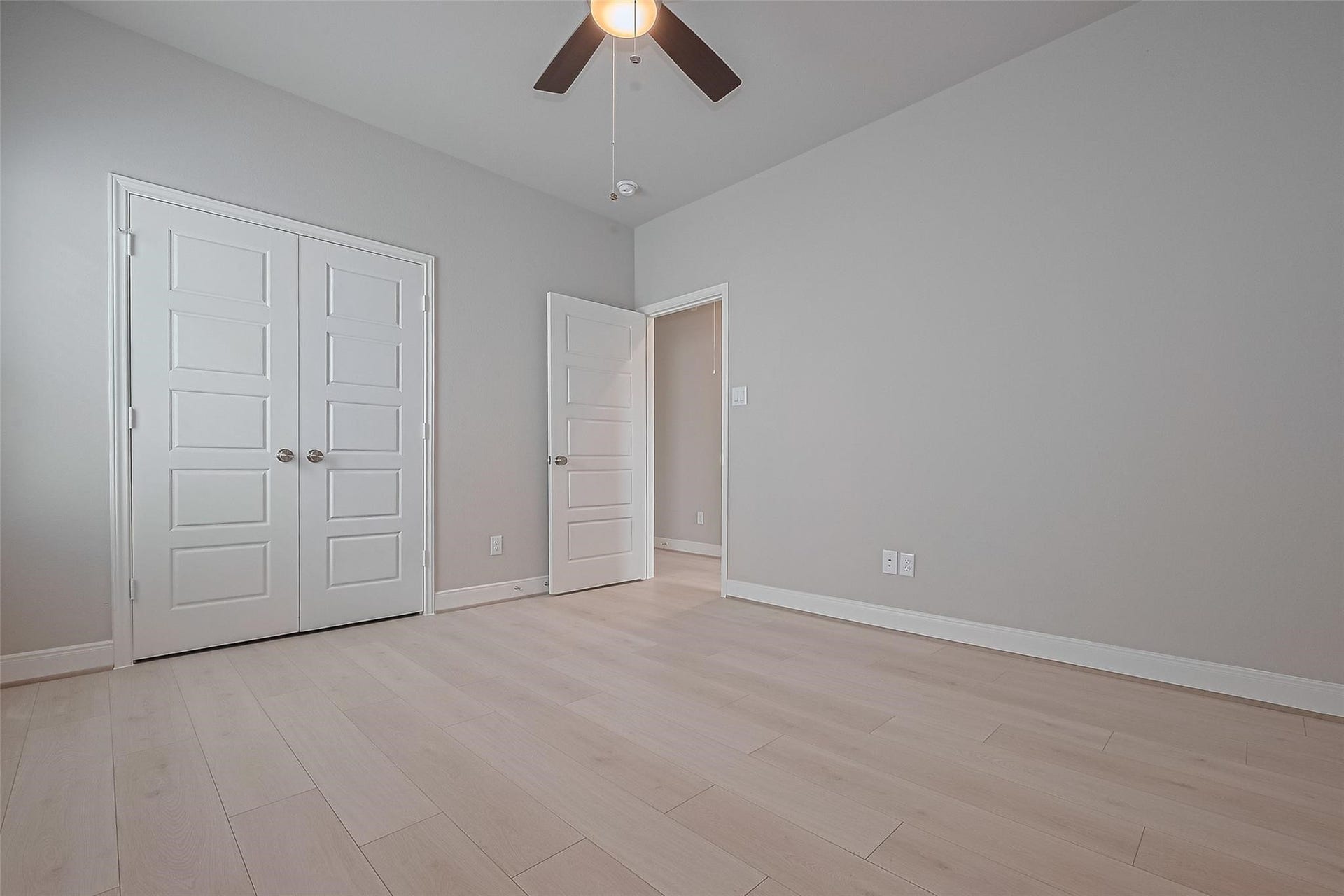 8925 Grovner Place, Houston, TX 77055 8925 Grovner Place, Houston, TX 77055