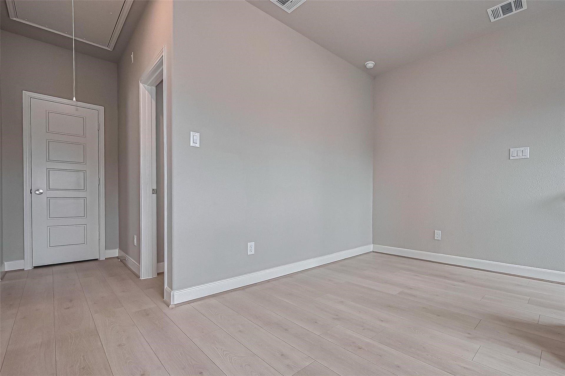 8925 Grovner Place, Houston, TX 77055 8925 Grovner Place, Houston, TX 77055