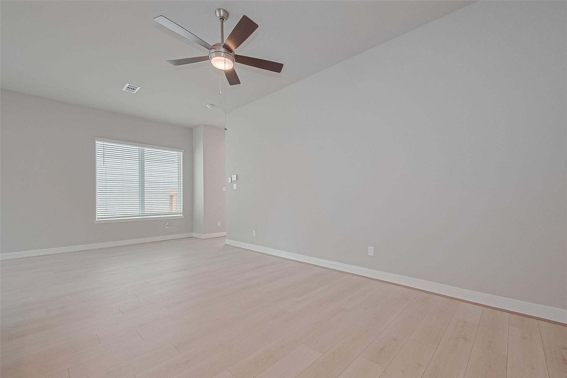8925 Grovner Place, Houston, TX 77055 8925 Grovner Place, Houston, TX 77055