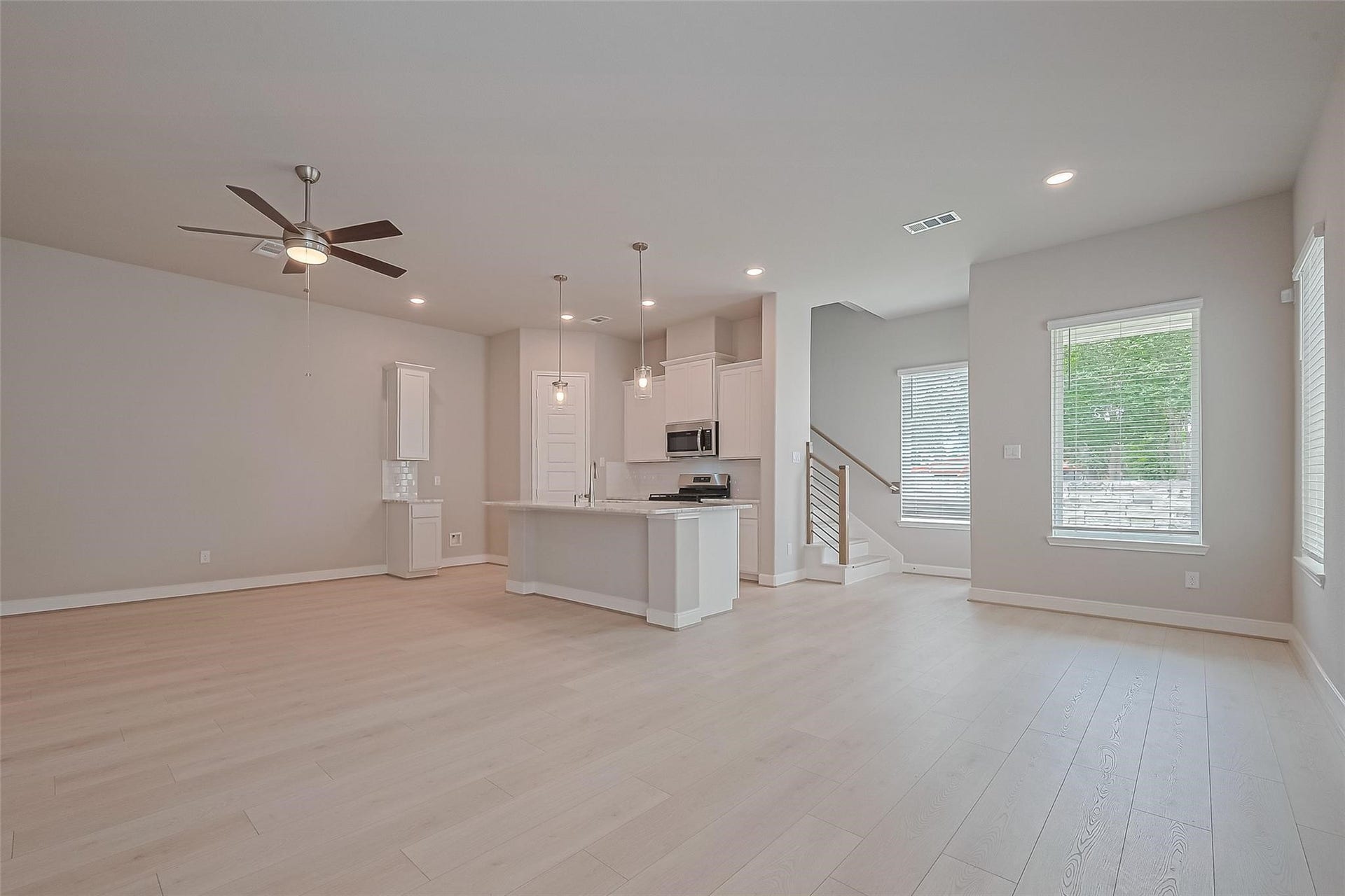 8925 Grovner Place, Houston, TX 77055 8925 Grovner Place, Houston, TX 77055