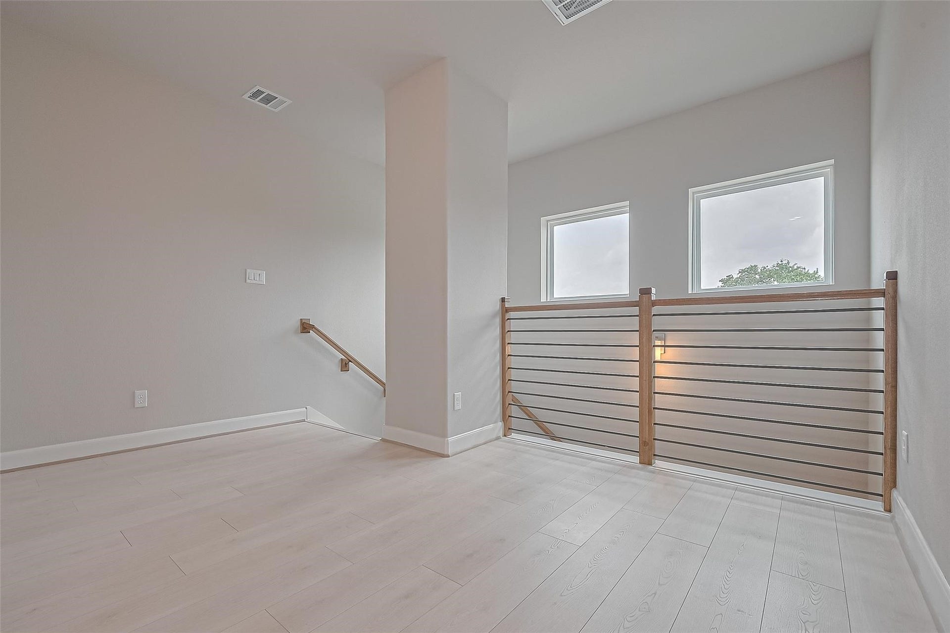 8925 Grovner Place, Houston, TX 77055 8925 Grovner Place, Houston, TX 77055