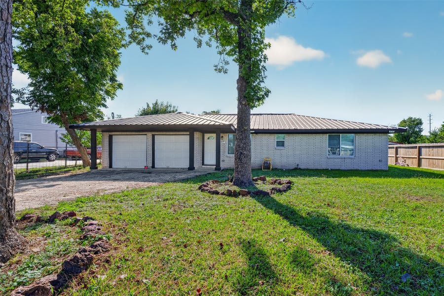 Property photo for 627 West Drive, Channelview, TX