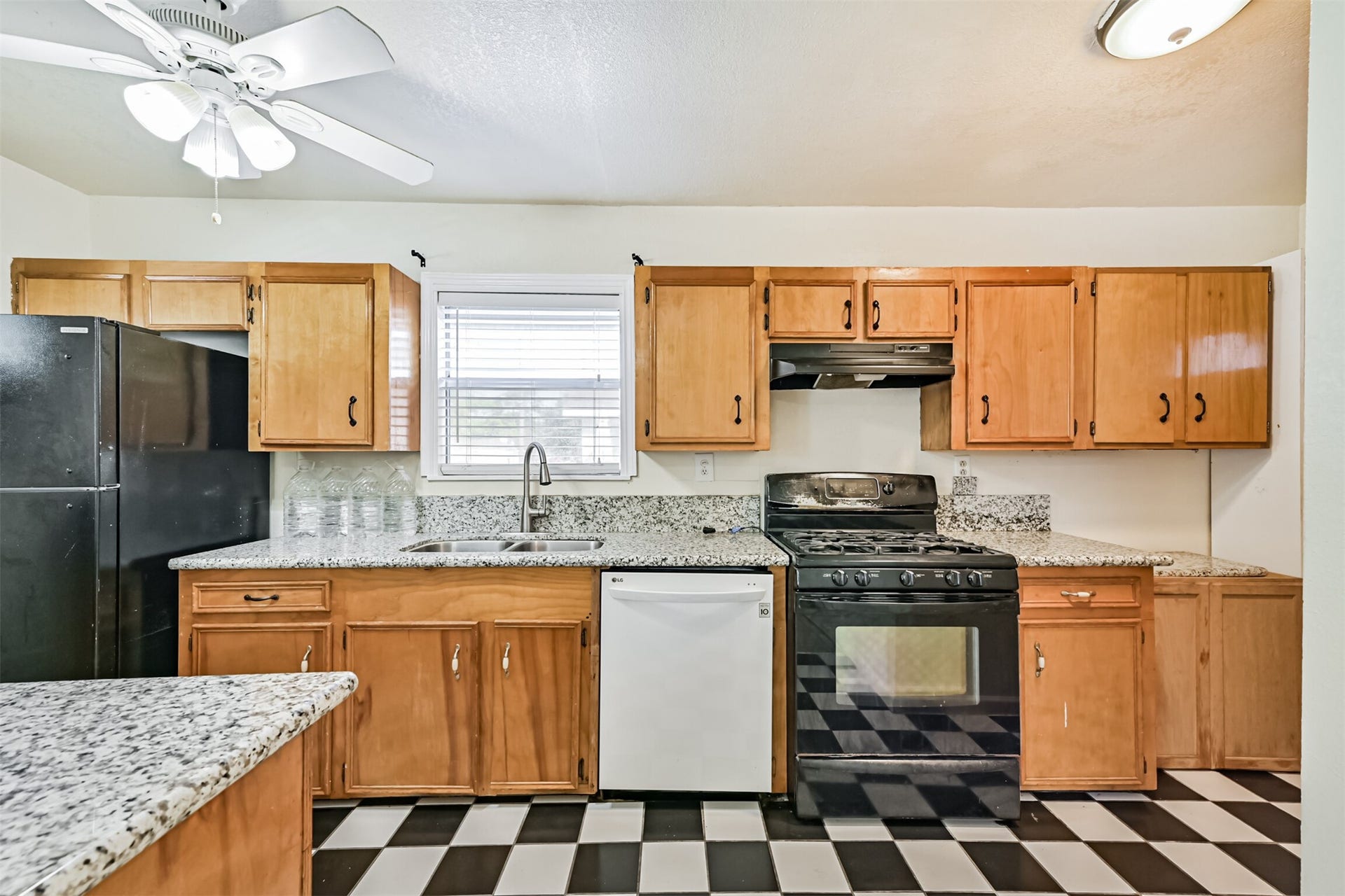 4928 Avenue P, Galveston, TX 77551 4928 Avenue P, Galveston, TX 77551