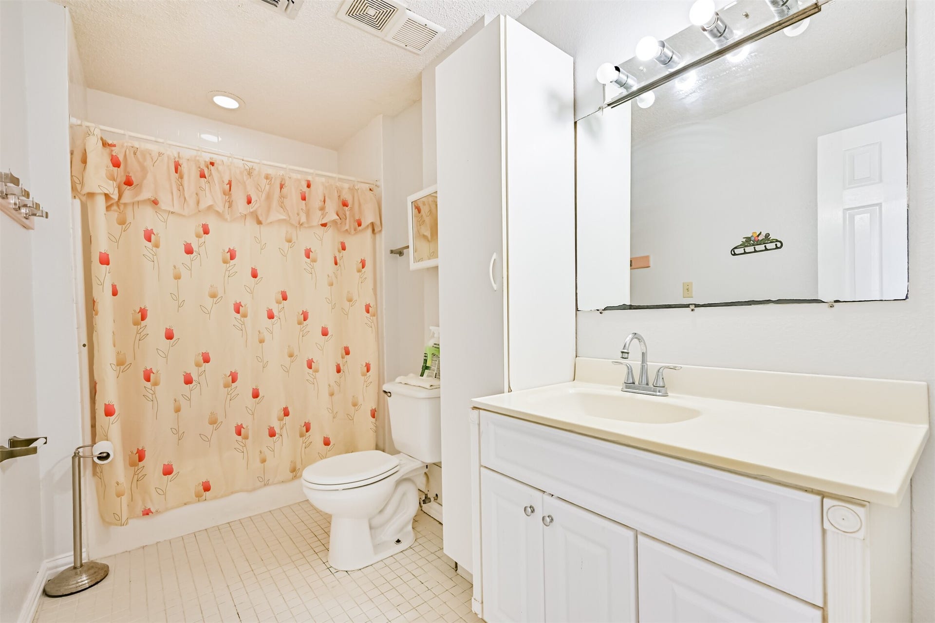 4928 Avenue P, Galveston, TX 77551 4928 Avenue P, Galveston, TX 77551