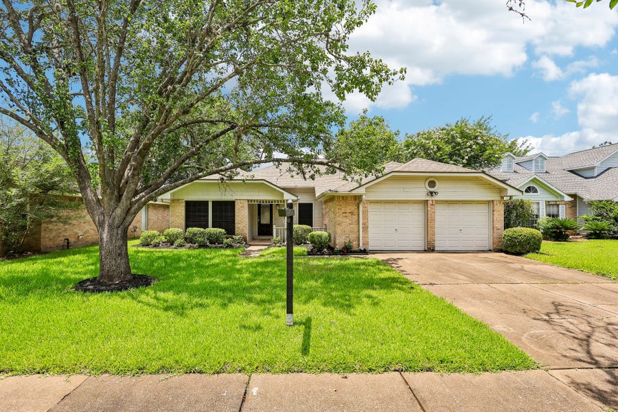 Property photo for 3222 Kempwood Drive, Sugar Land, TX