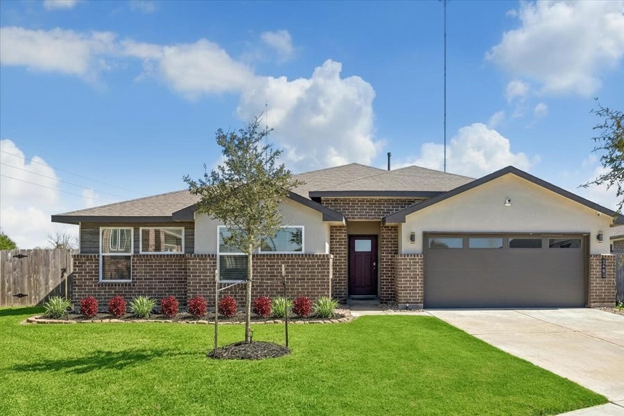 Property photo for 3403 Lake Landing Lane, Missouri City, TX