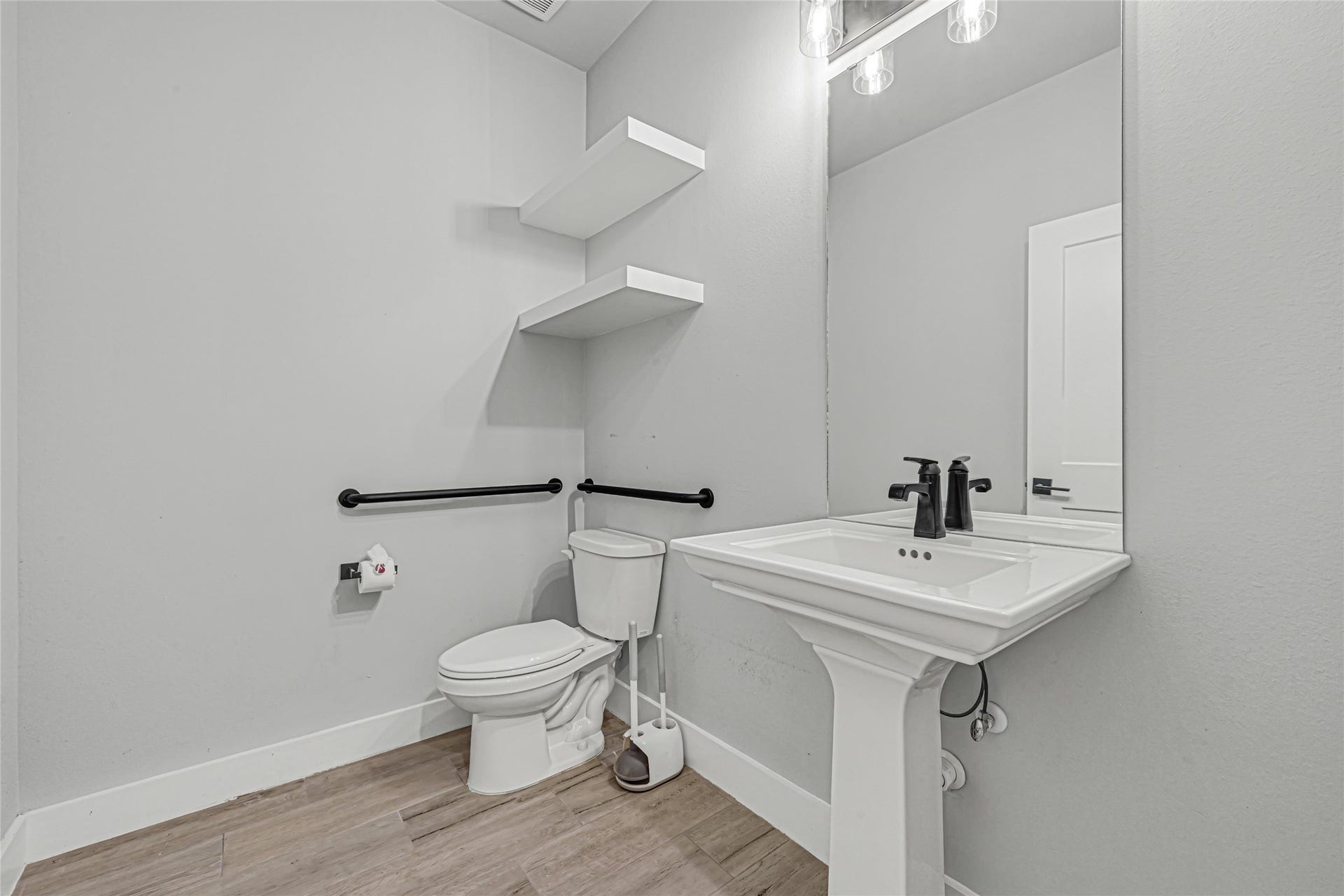 3325 County Road 160, Alvin, TX 77511 ADA guest half bath