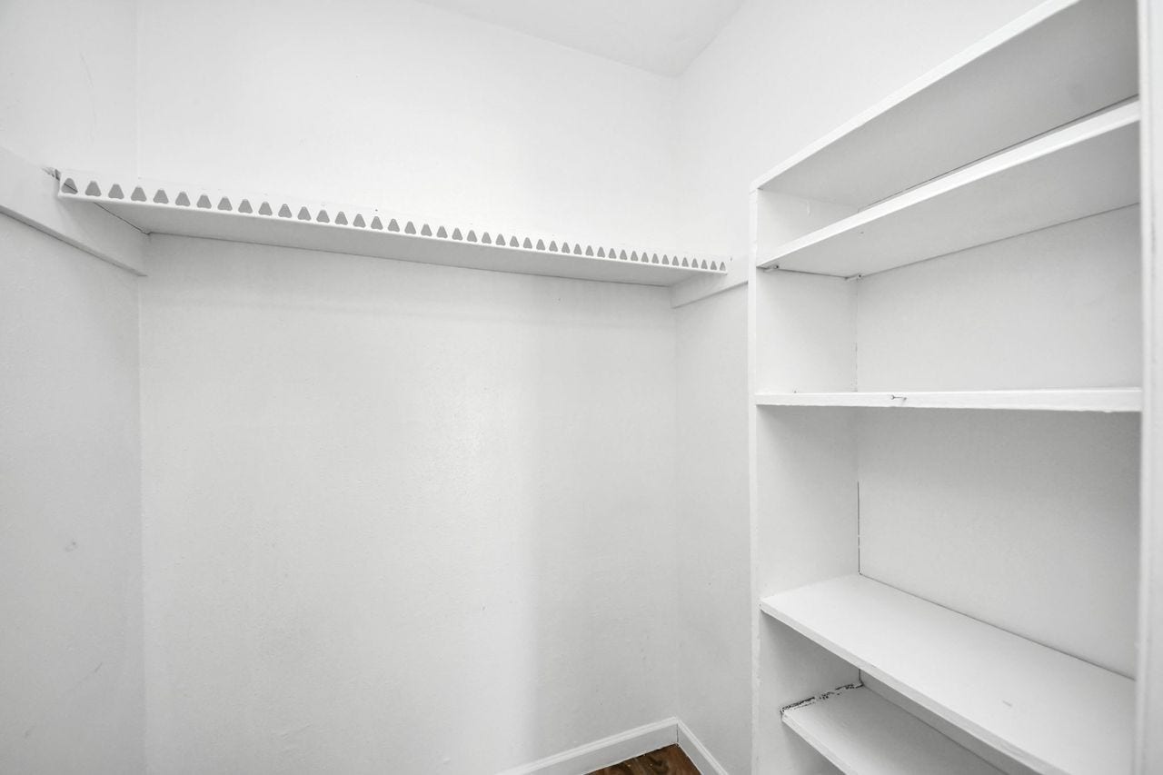 5625 Antoine Drive, #312, Houston, TX 77091 Primary Walk In Closet with built ins