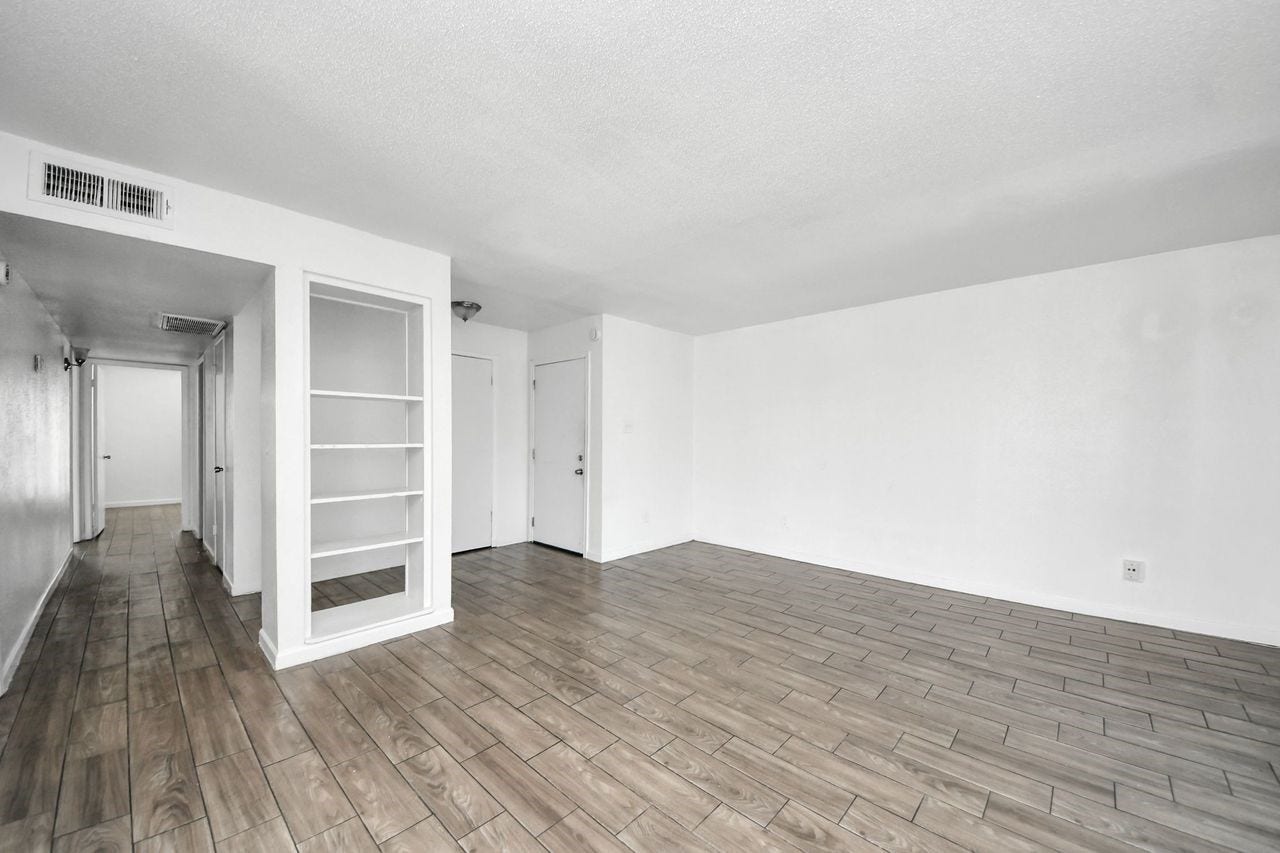 5625 Antoine Drive, #312, Houston, TX 77091 Another view of the living area