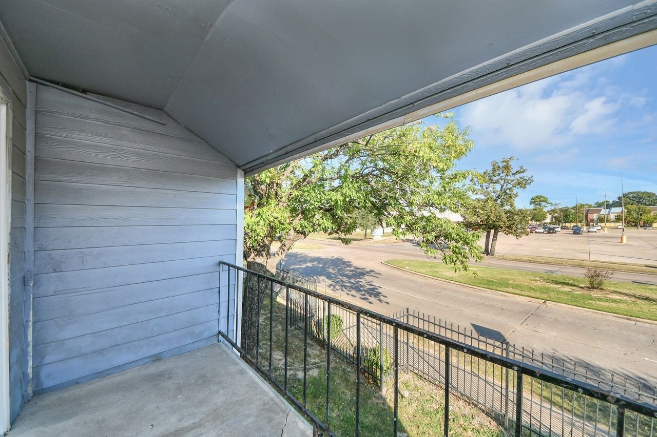 5625 Antoine Drive, #312, Houston, TX 77091 Enjoy your morning coffee on the patio