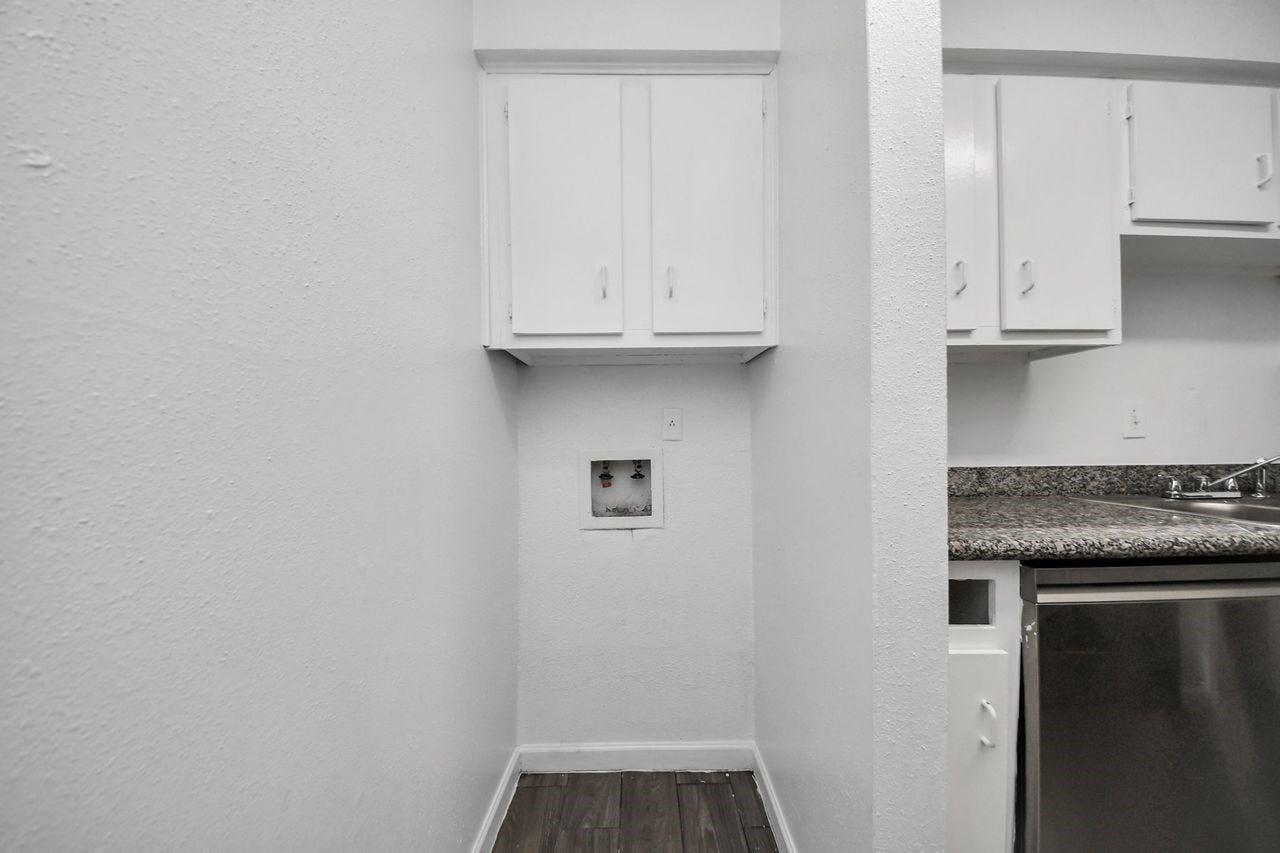 5625 Antoine Drive, #312, Houston, TX 77091 Washer Connections