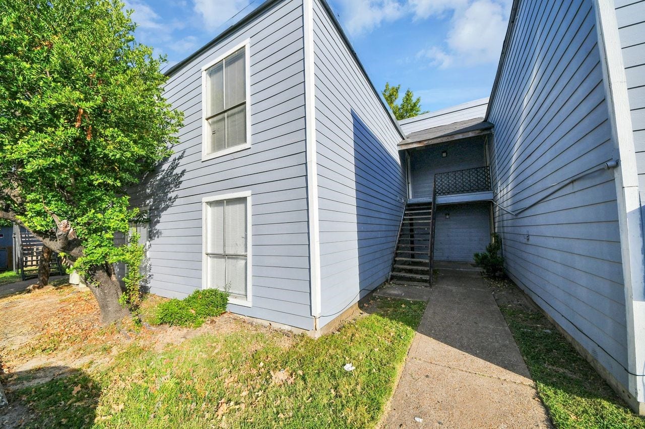 5625 Antoine Drive, #312, Houston, TX 77091 Apartment Building where unit is. Top Right Unit