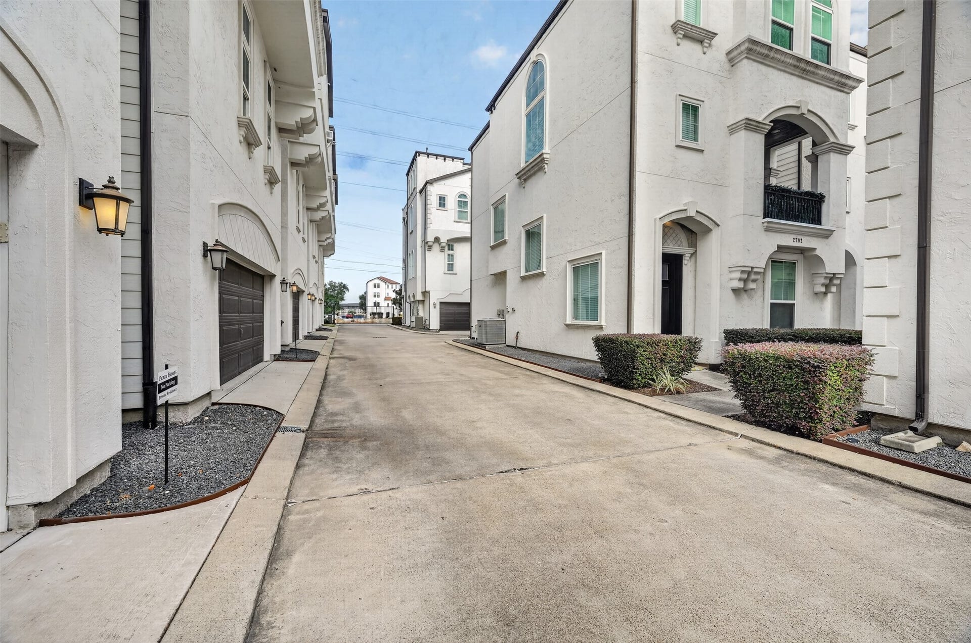 2711 Kennedy Street, Houston, TX 77003 Gated driveway access