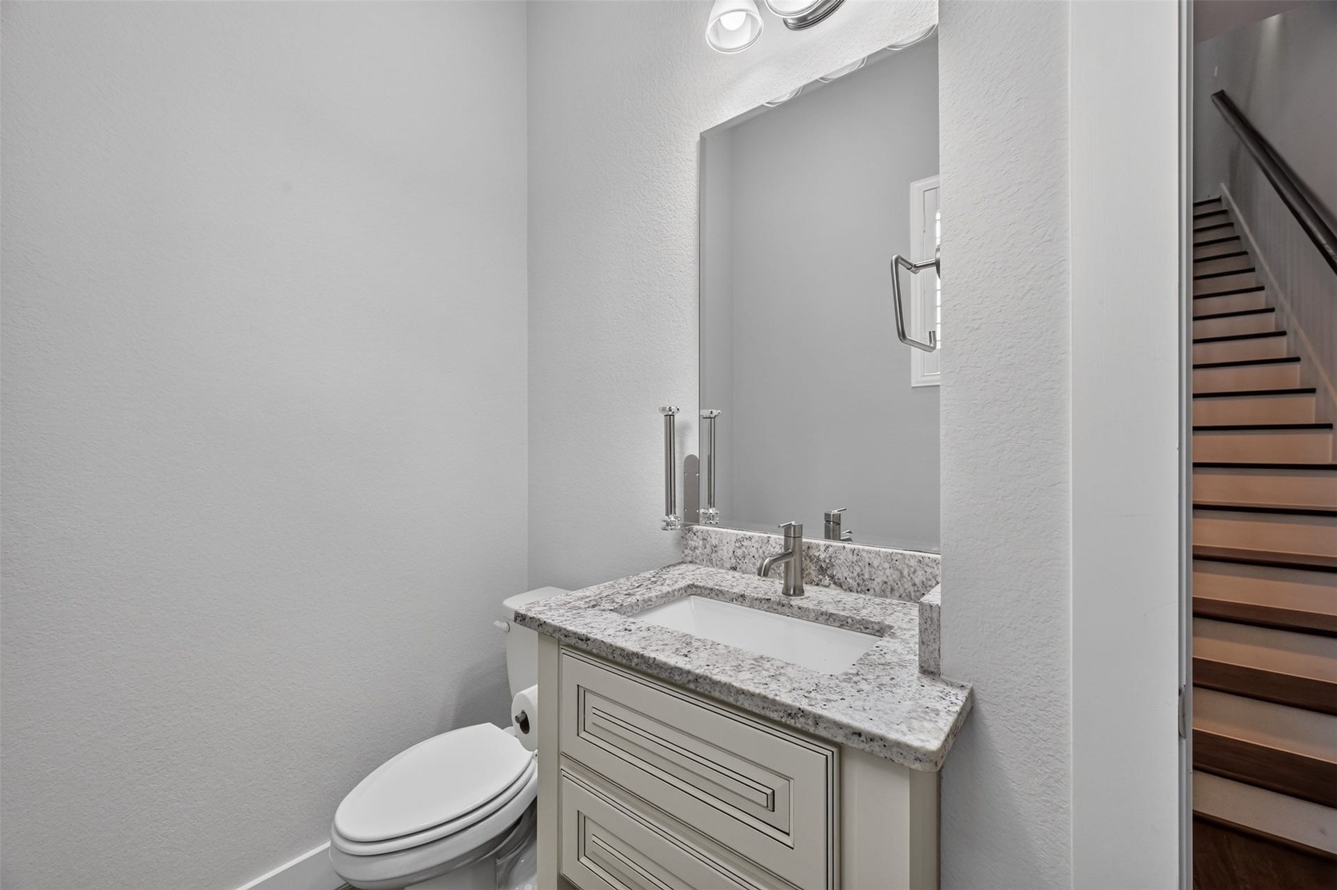 2711 Kennedy Street, Houston, TX 77003 Powder room off 2nd floor.