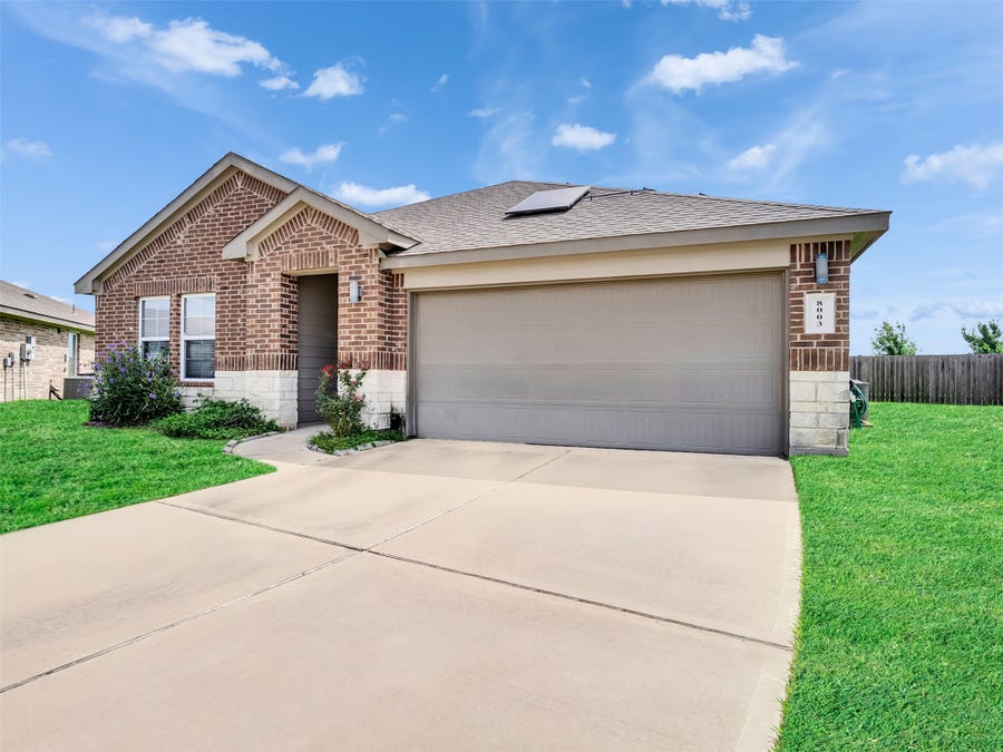 Property photo for 8003 Black Forest Lane, Rosharon, TX