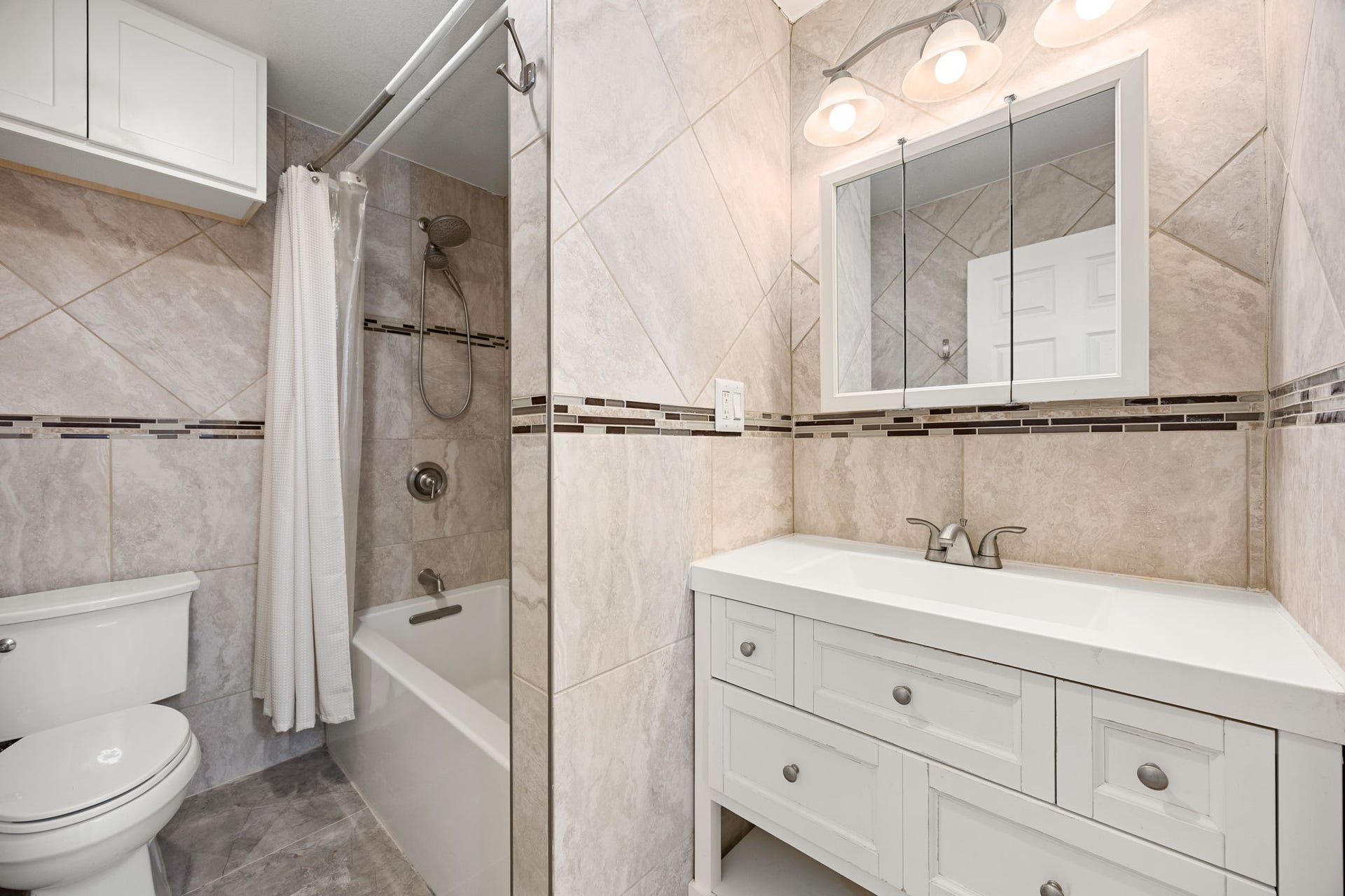 8434 Folkstone Lane, Houston, TX 77075 8434 Folkstone Lane, Houston, TX 77075
