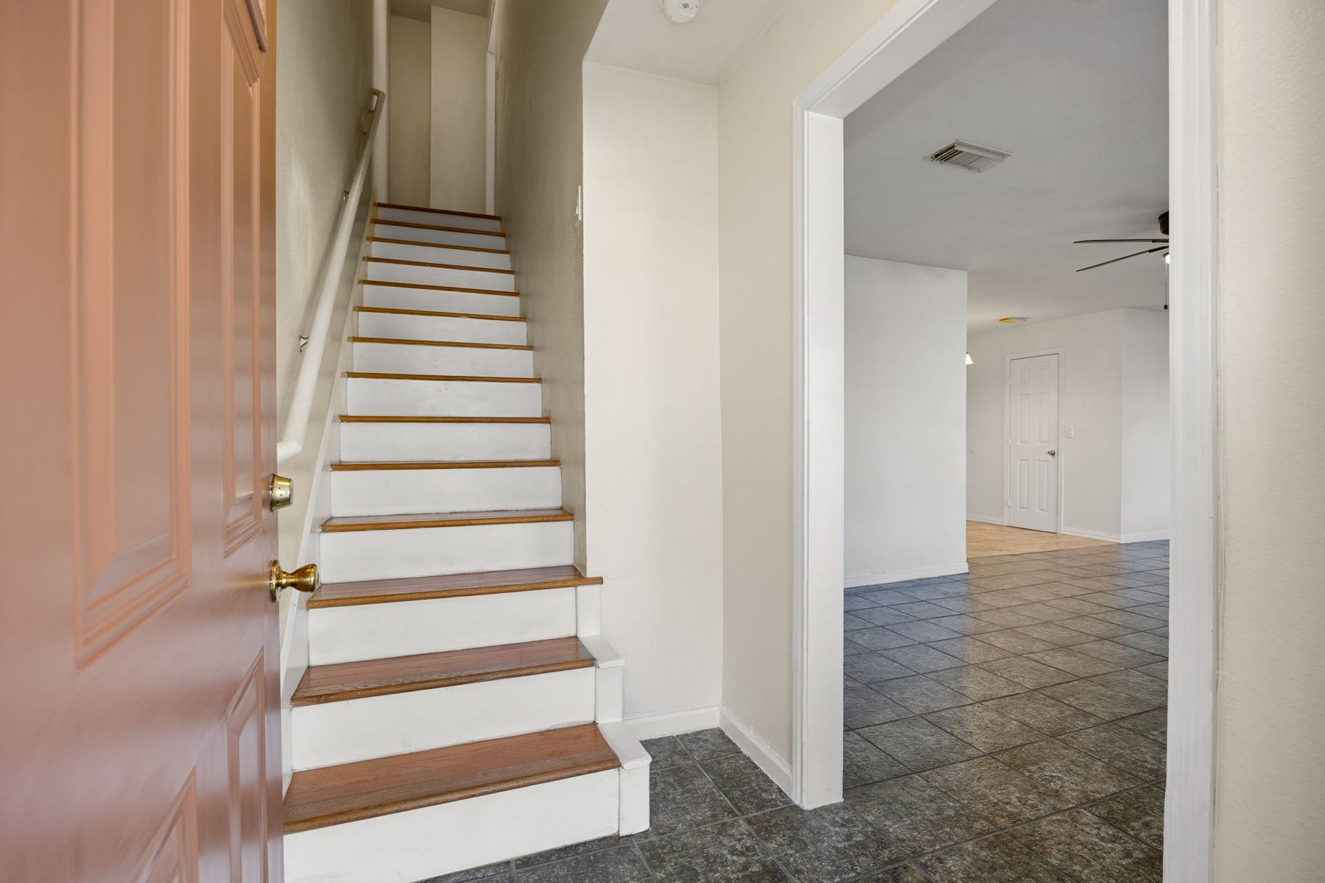 8434 Folkstone Lane, Houston, TX 77075 8434 Folkstone Lane, Houston, TX 77075