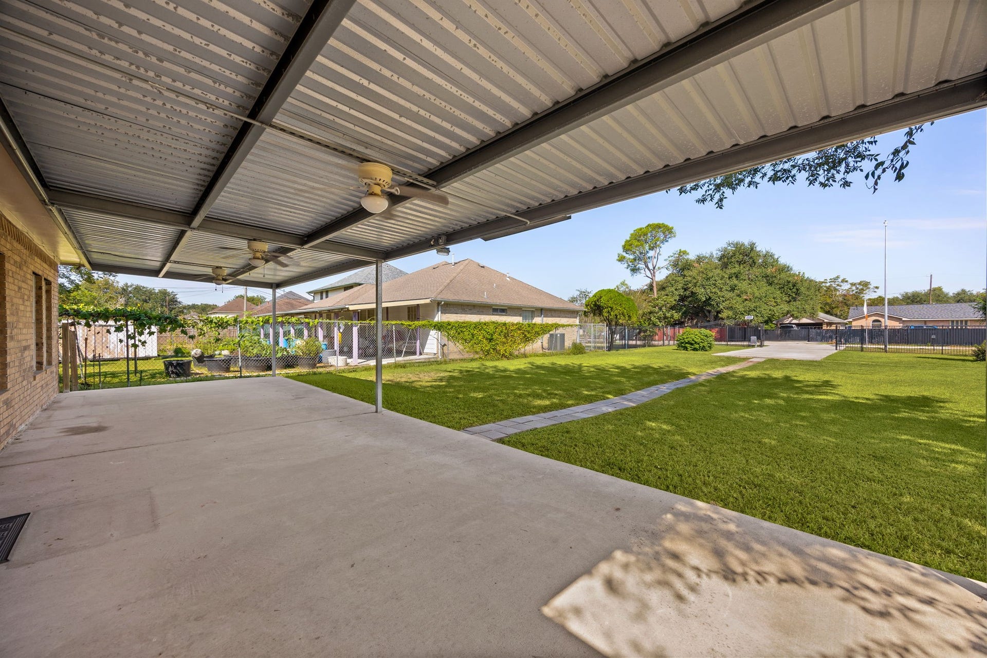 8434 Folkstone Lane, Houston, TX 77075 8434 Folkstone Lane, Houston, TX 77075