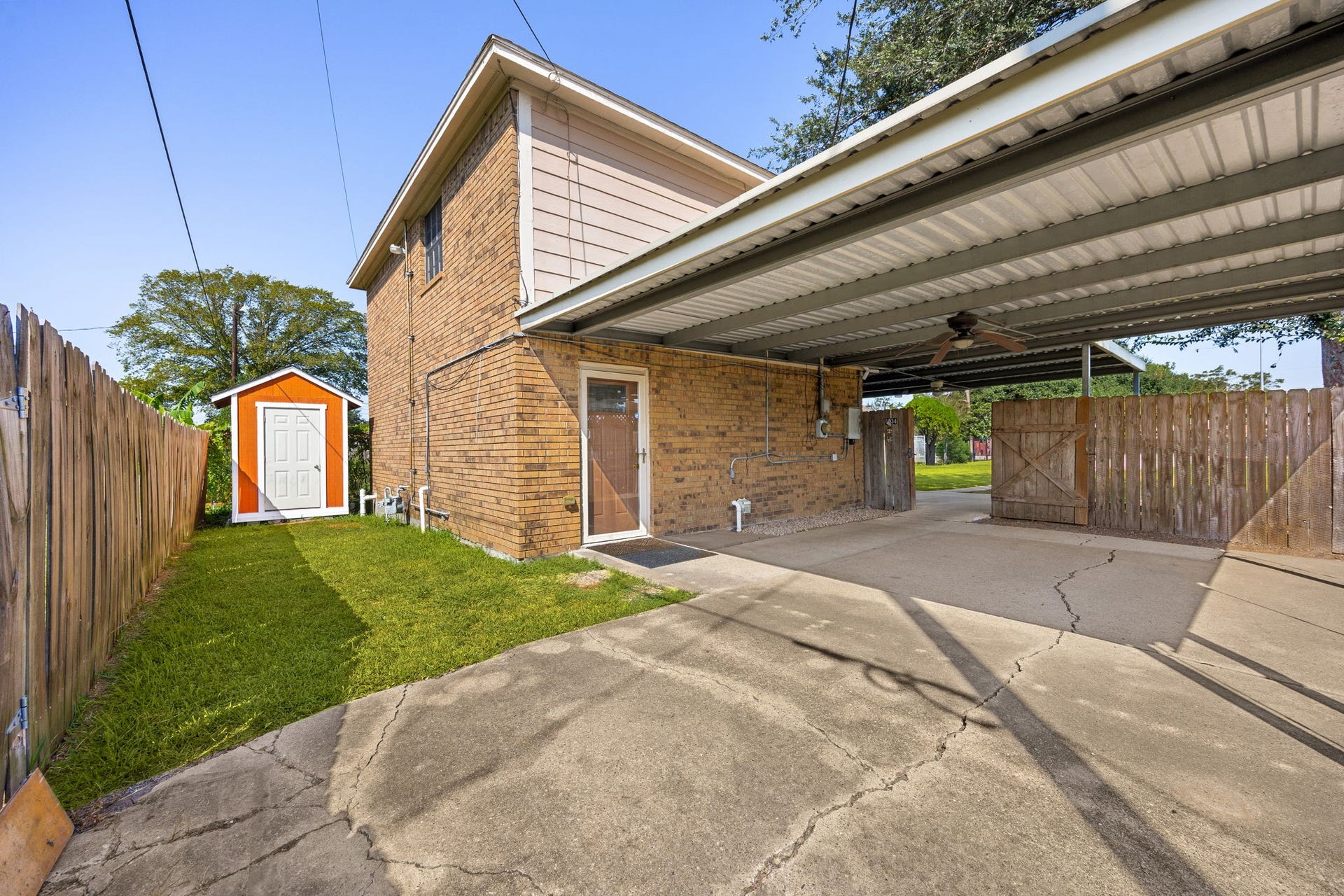 8434 Folkstone Lane, Houston, TX 77075 8434 Folkstone Lane, Houston, TX 77075