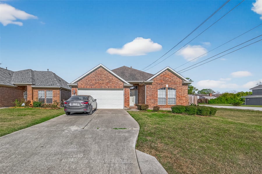 Property photo for 71 N Forrest Avenue, La Porte, TX