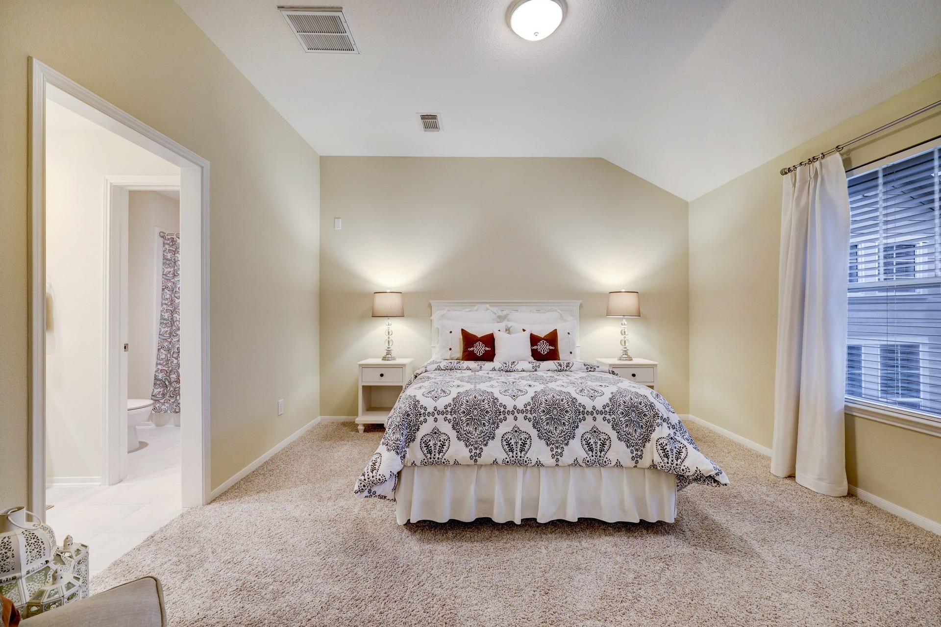 10 Stone Creek Place, The Woodlands, TX 77382 10 Stone Creek Place, The Woodlands, TX 77382