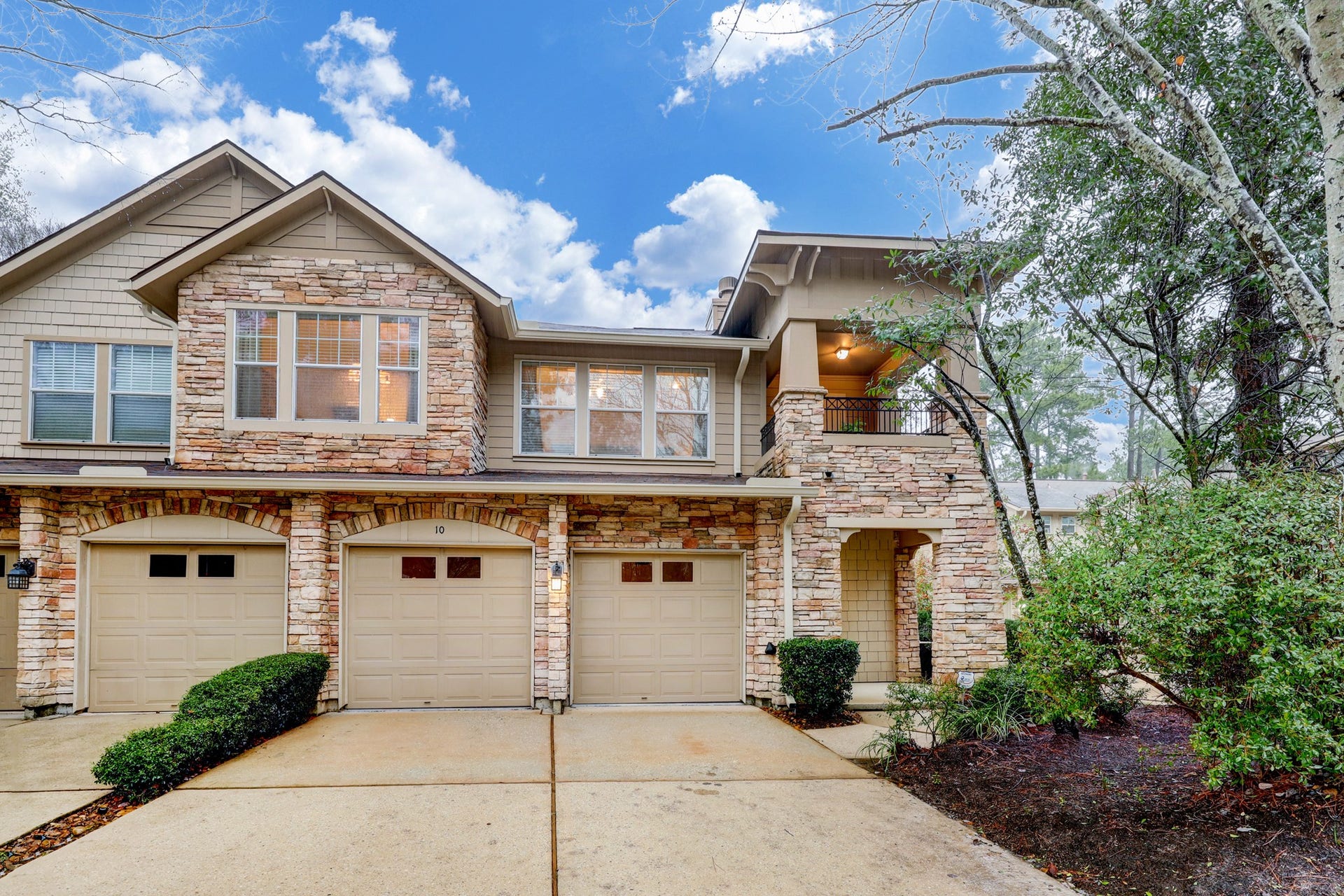 10 Stone Creek Place, The Woodlands, TX 77382 10 Stone Creek Place, The Woodlands, TX 77382