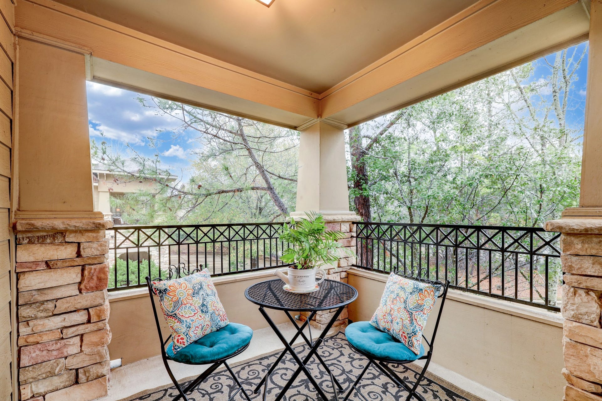 10 Stone Creek Place, The Woodlands, TX 77382 10 Stone Creek Place, The Woodlands, TX 77382