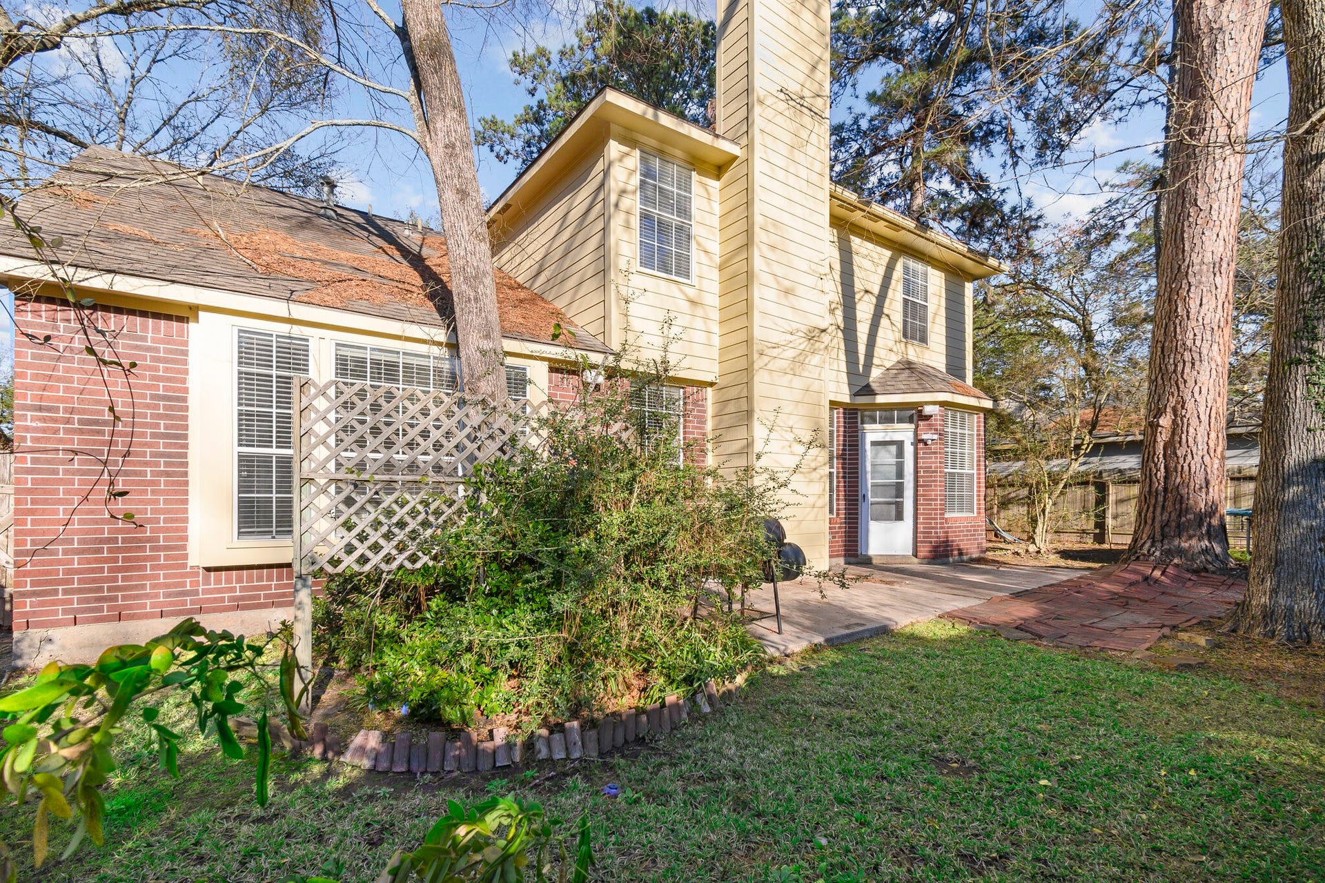 15 Shinyrock Place, The Woodlands, TX 77381 15 Shinyrock Place, The Woodlands, TX 77381