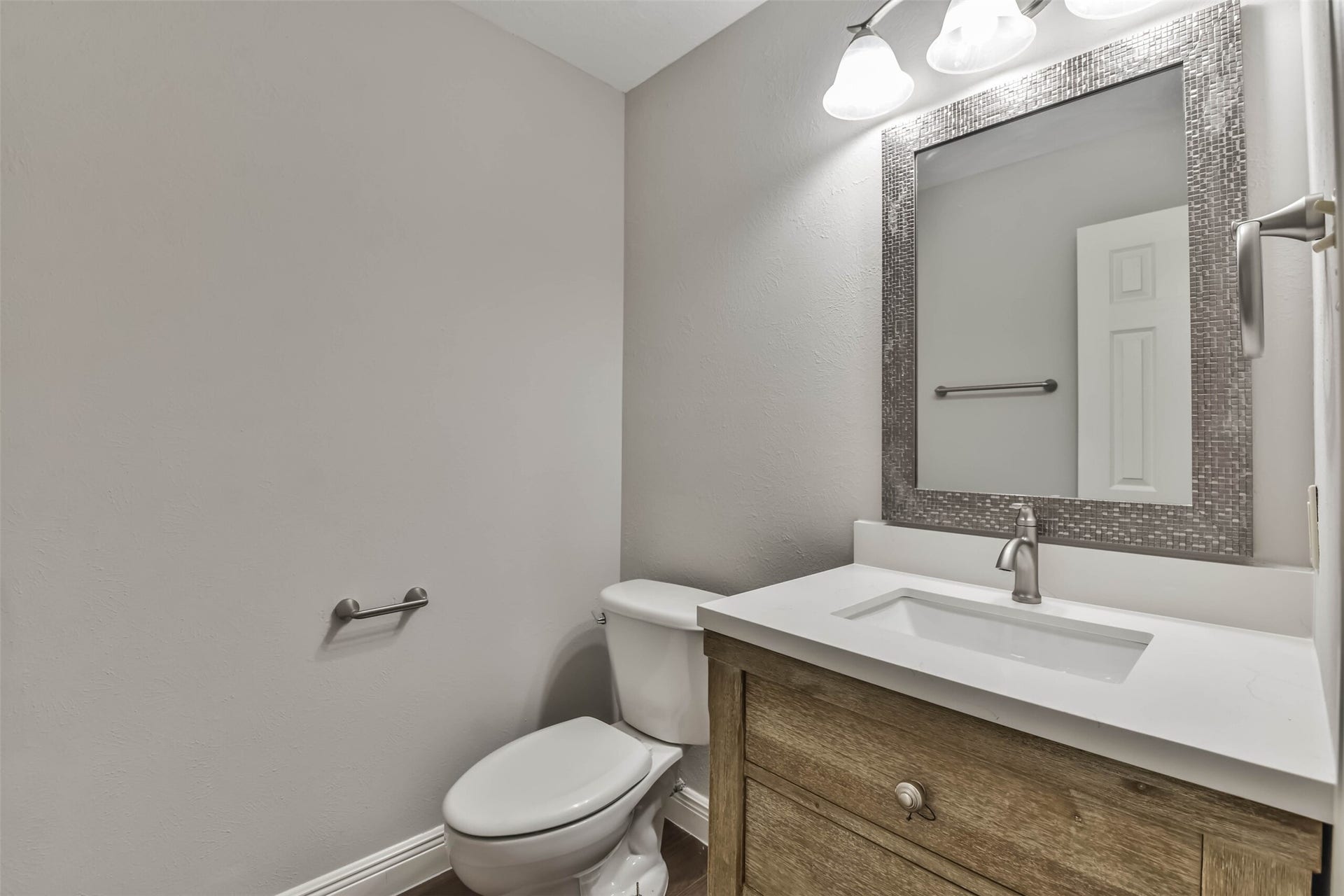 15 Shinyrock Place, The Woodlands, TX 77381 15 Shinyrock Place, The Woodlands, TX 77381