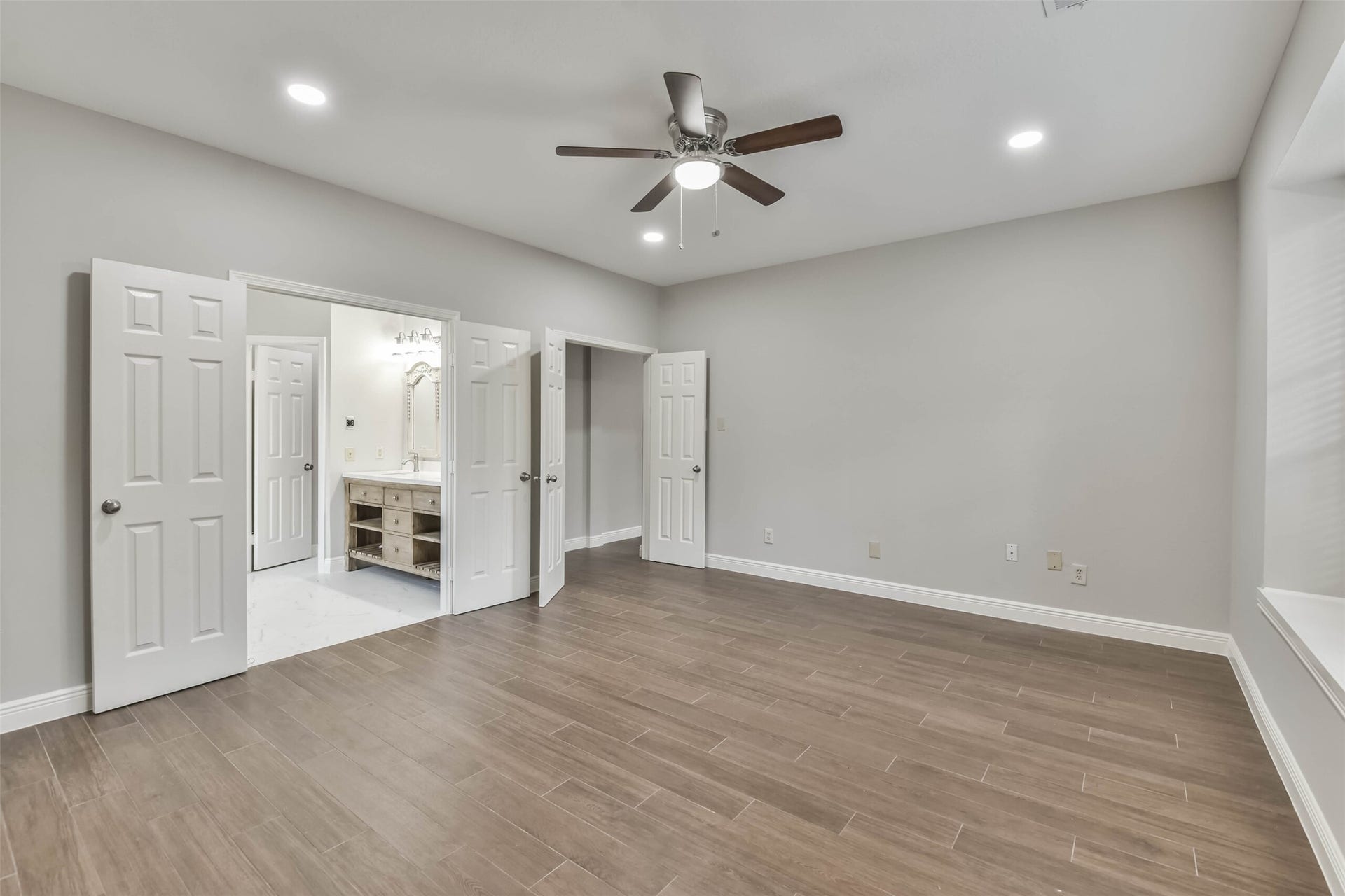15 Shinyrock Place, The Woodlands, TX 77381 15 Shinyrock Place, The Woodlands, TX 77381