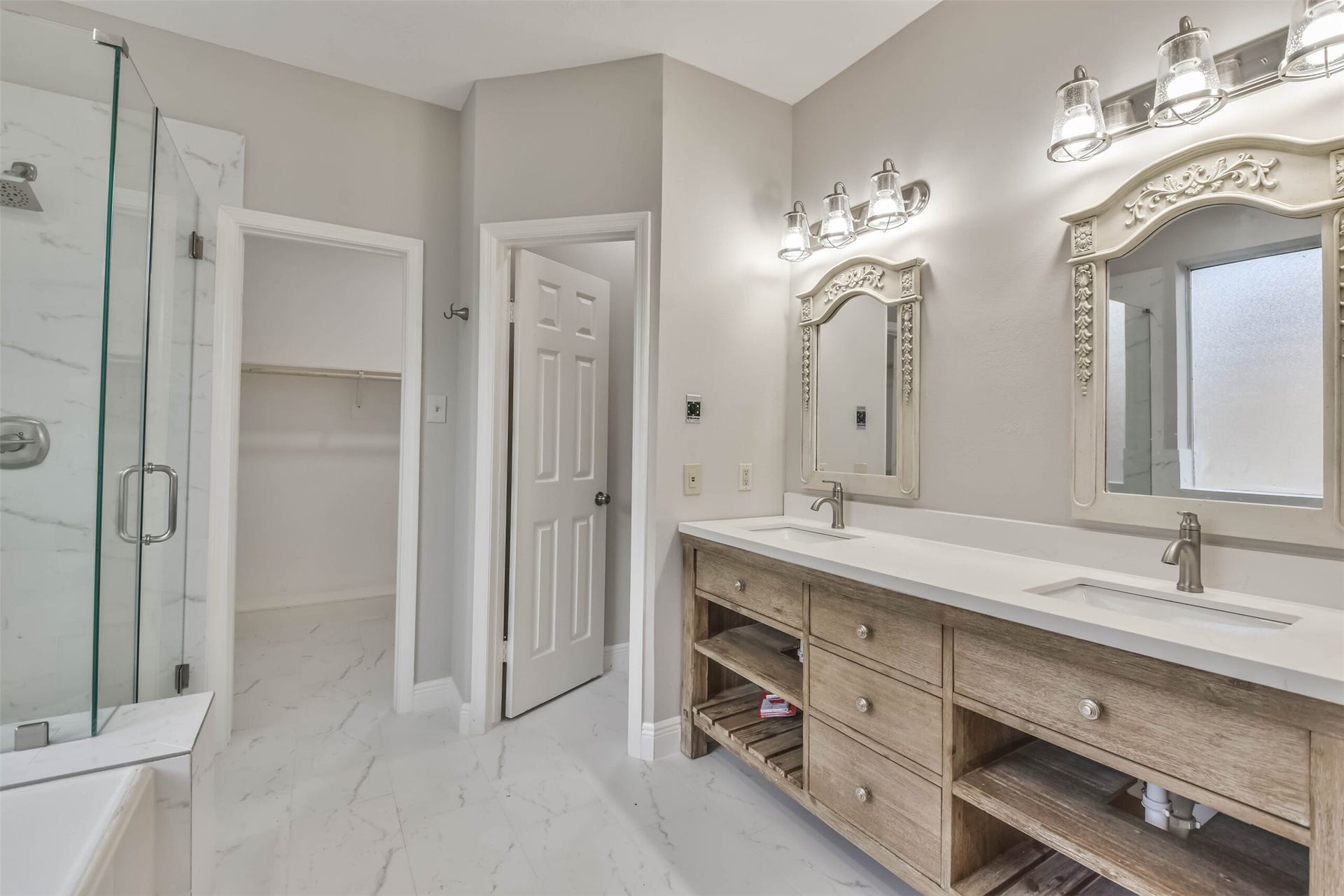 15 Shinyrock Place, The Woodlands, TX 77381 15 Shinyrock Place, The Woodlands, TX 77381